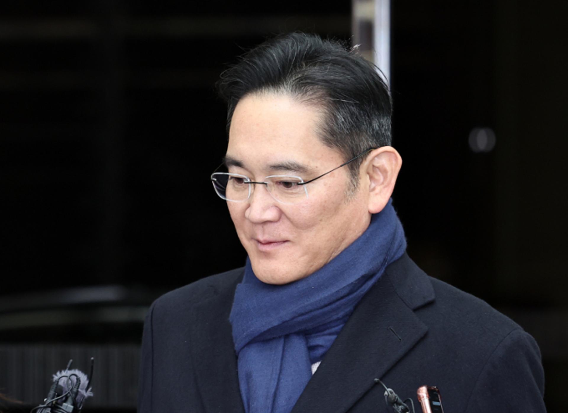 흔들리는 삼성전자… 노조·반도체 과제 '산적'