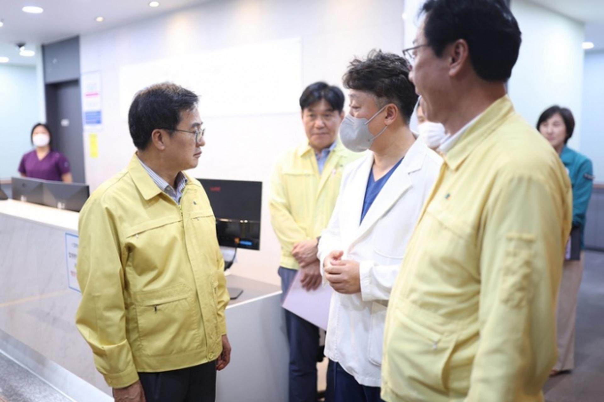 김동연, 화성 공장화재 희생자 유가족·부상자 위로