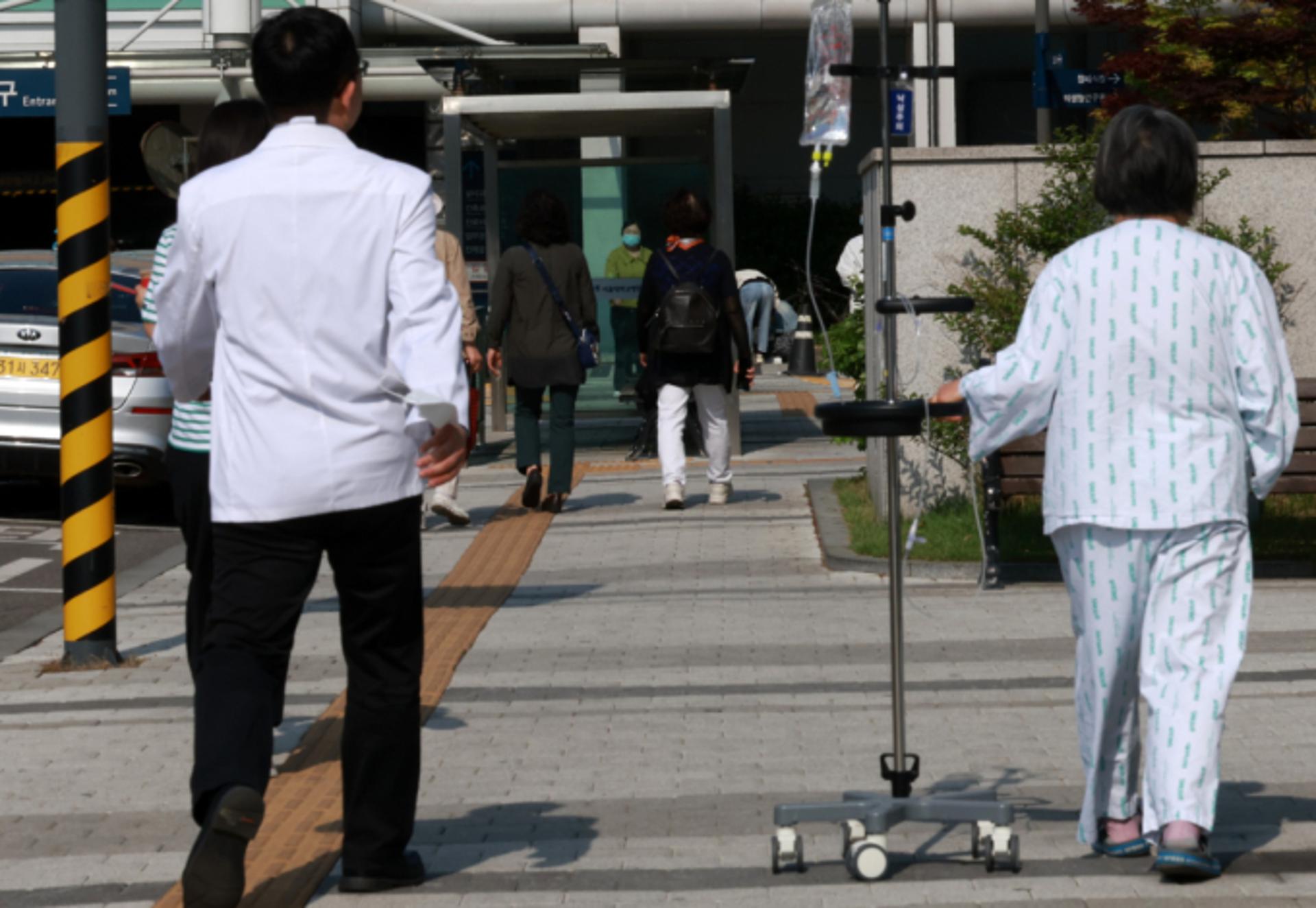 고대의대 교수, 무기한 휴진 계획… "책임은 정부에"(상보)