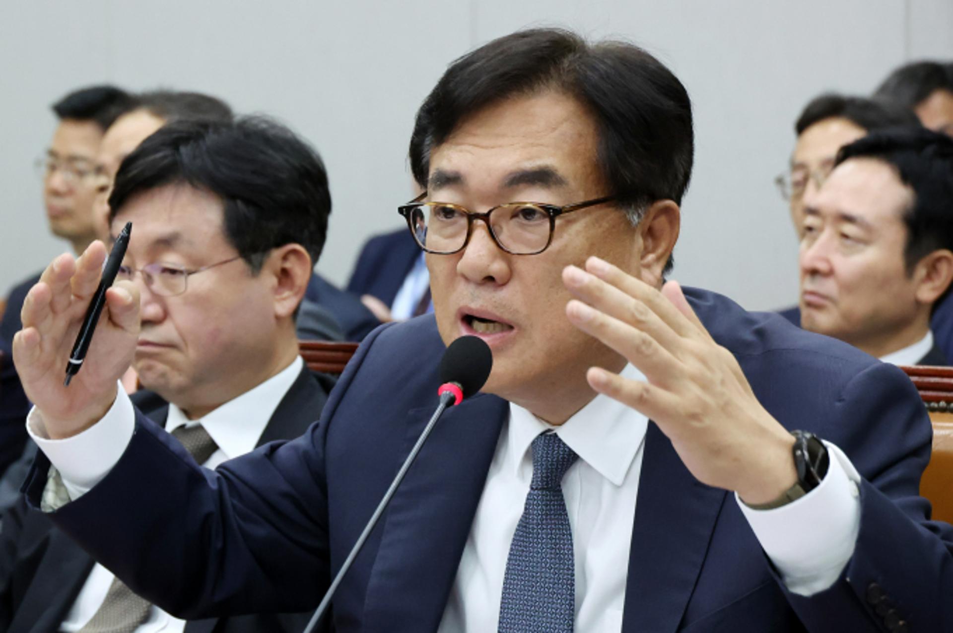 "김 여사 명품백 어디에?"… 정진석 "짐작컨대 대통령실 보관"