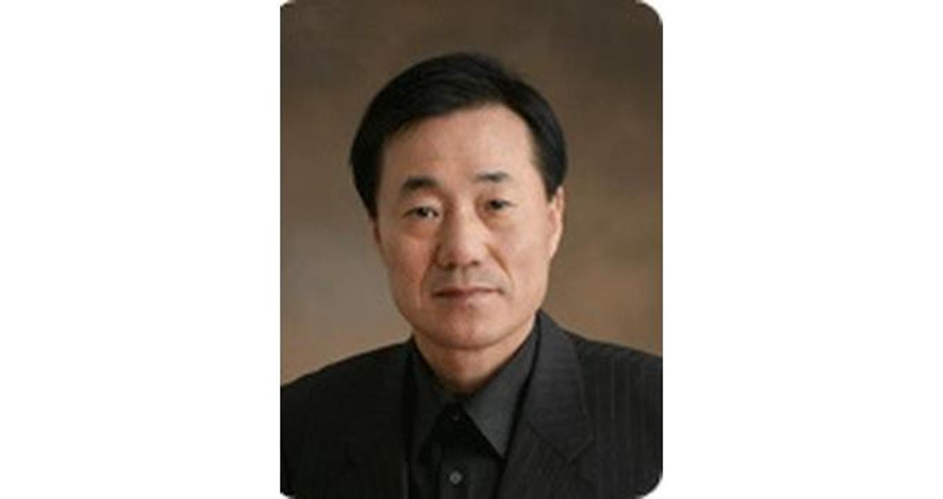 '형제→모녀' 한미약품 경영권 뒤집은 '고향 후배' 신동국