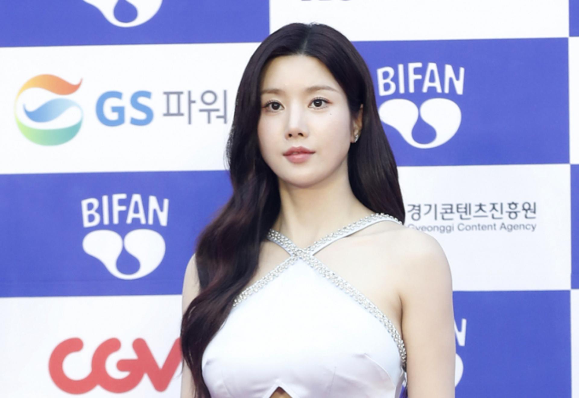 권은비 측 "얼굴 합성해 음란물 유포… 수사 진행중"