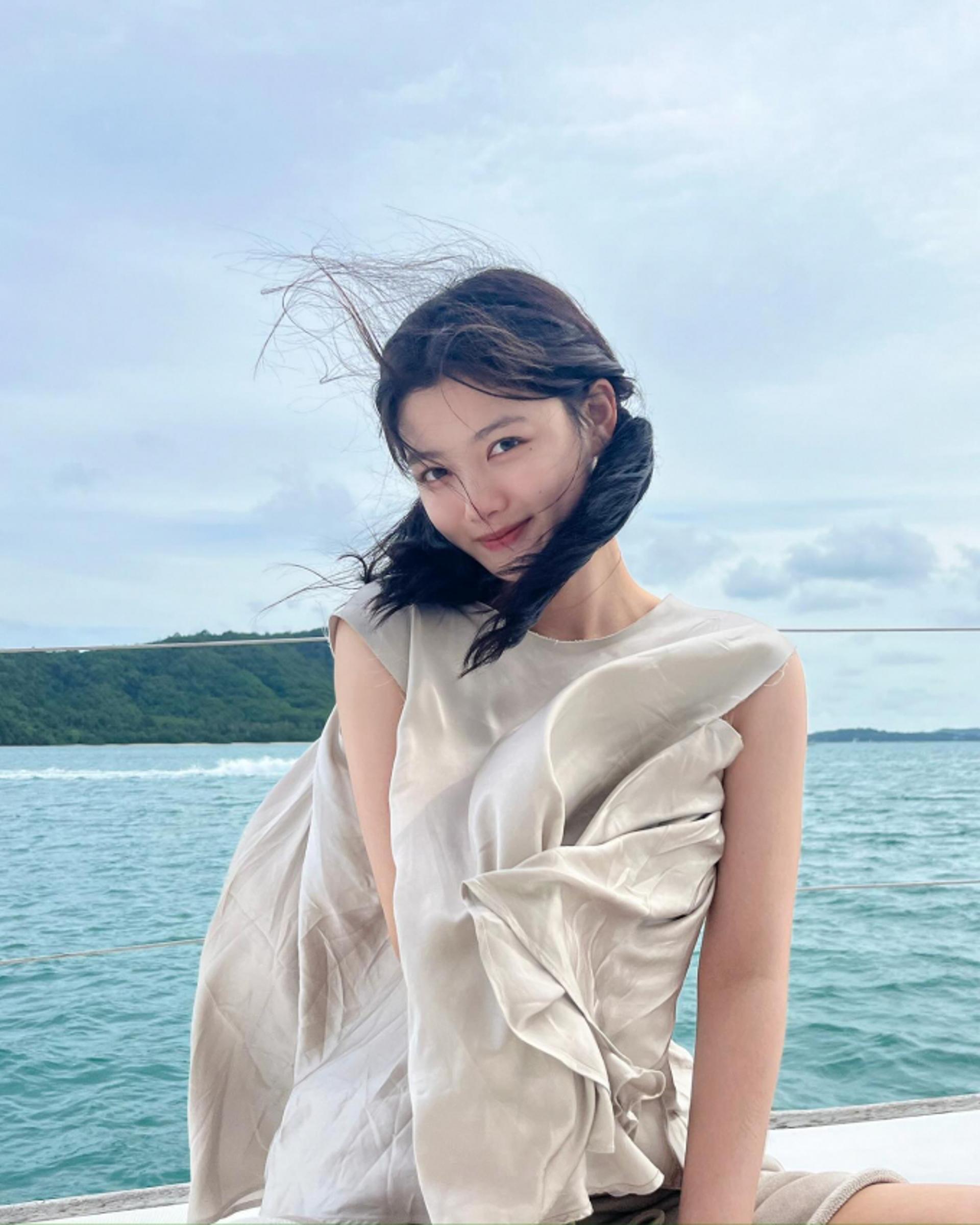 김유정, 상큼+청순미 절정의 여름 휴가룩