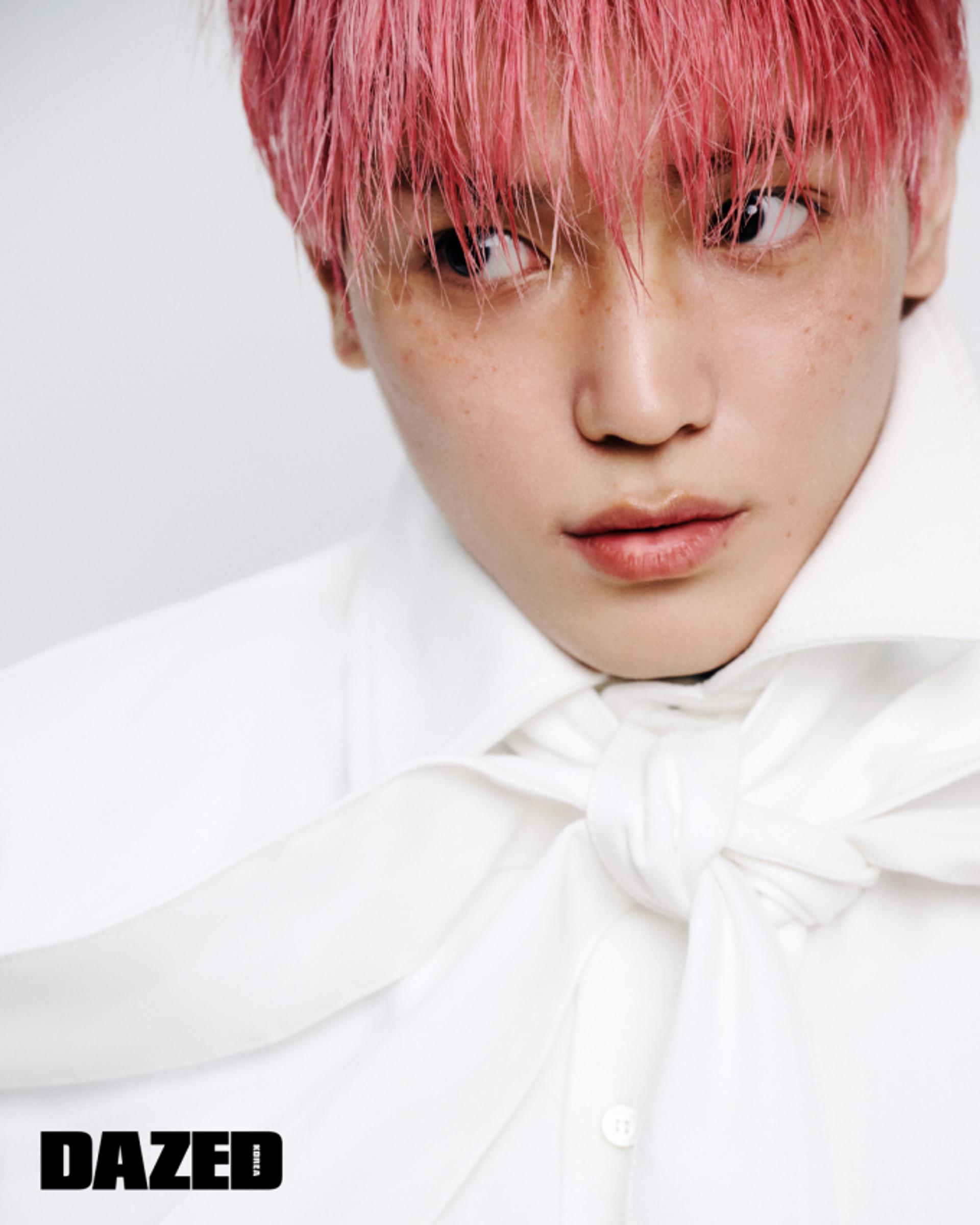 NCT 태용, 입대 전 촬영한 '파격 핑크머리' 화보 공개