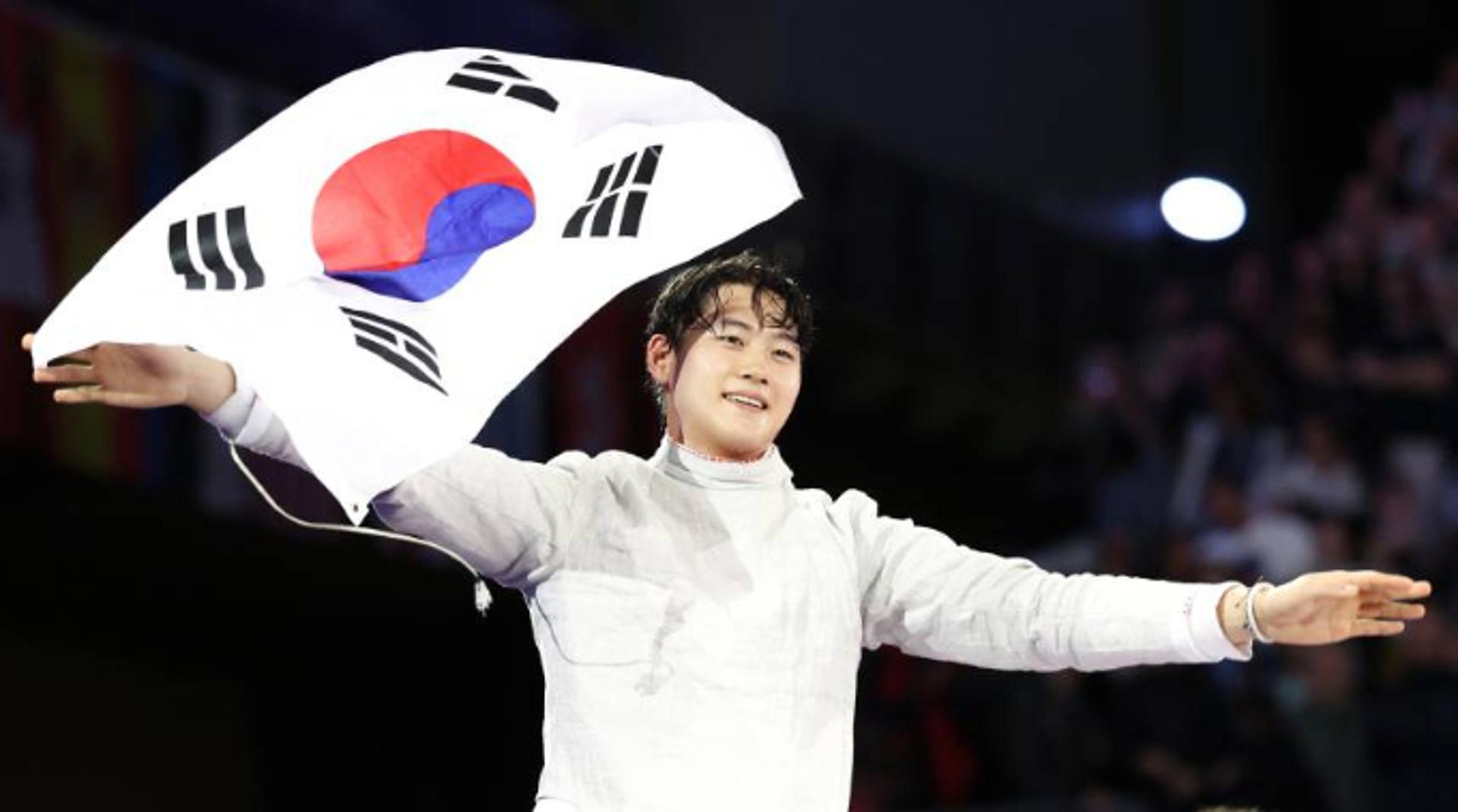 펜싱 오상욱, 첫 金빛 영광… "단체전도 금메달 목표"