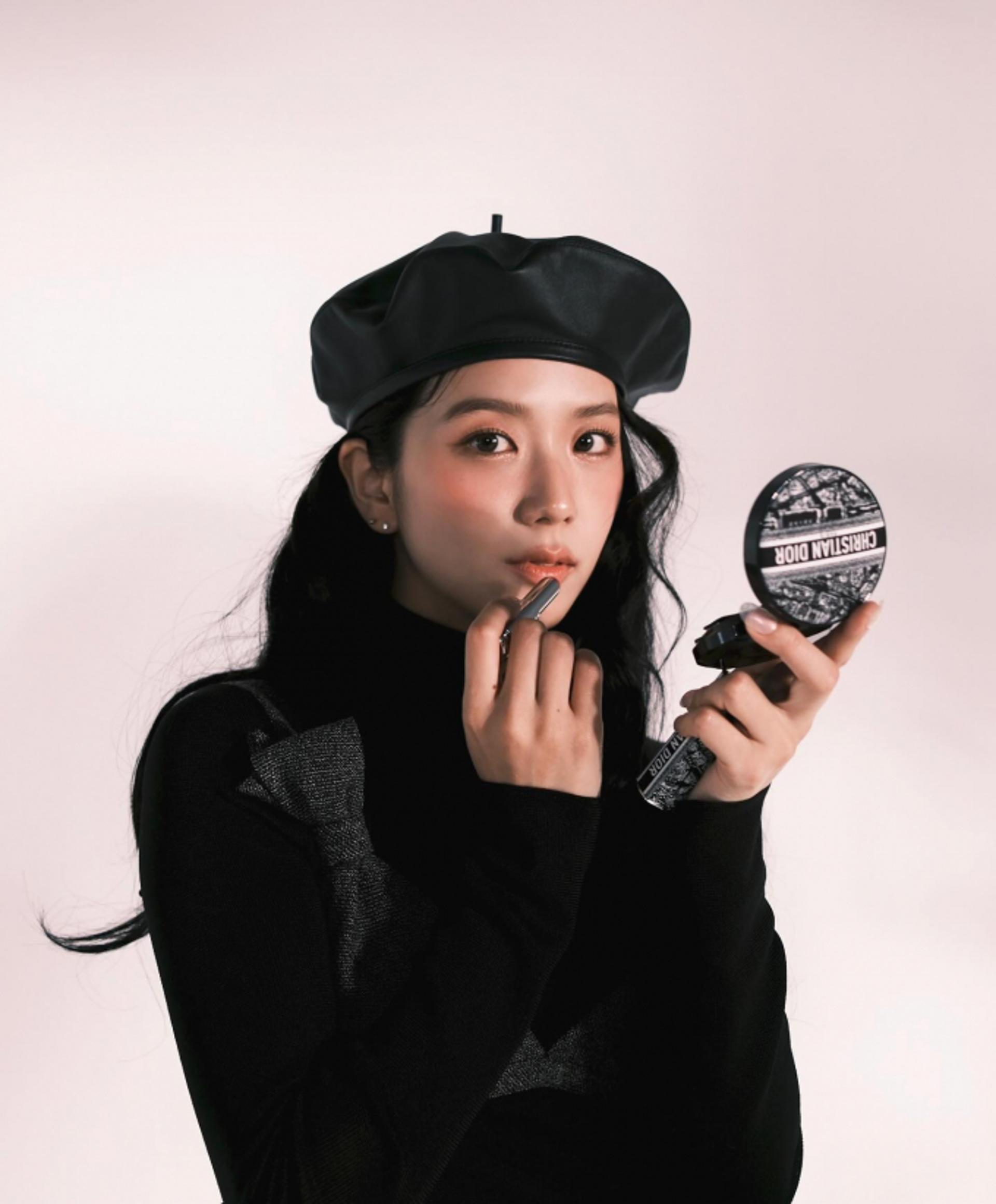 블랙핑크 지수, 가죽 베레모 쓰고 때이른 가을 무드