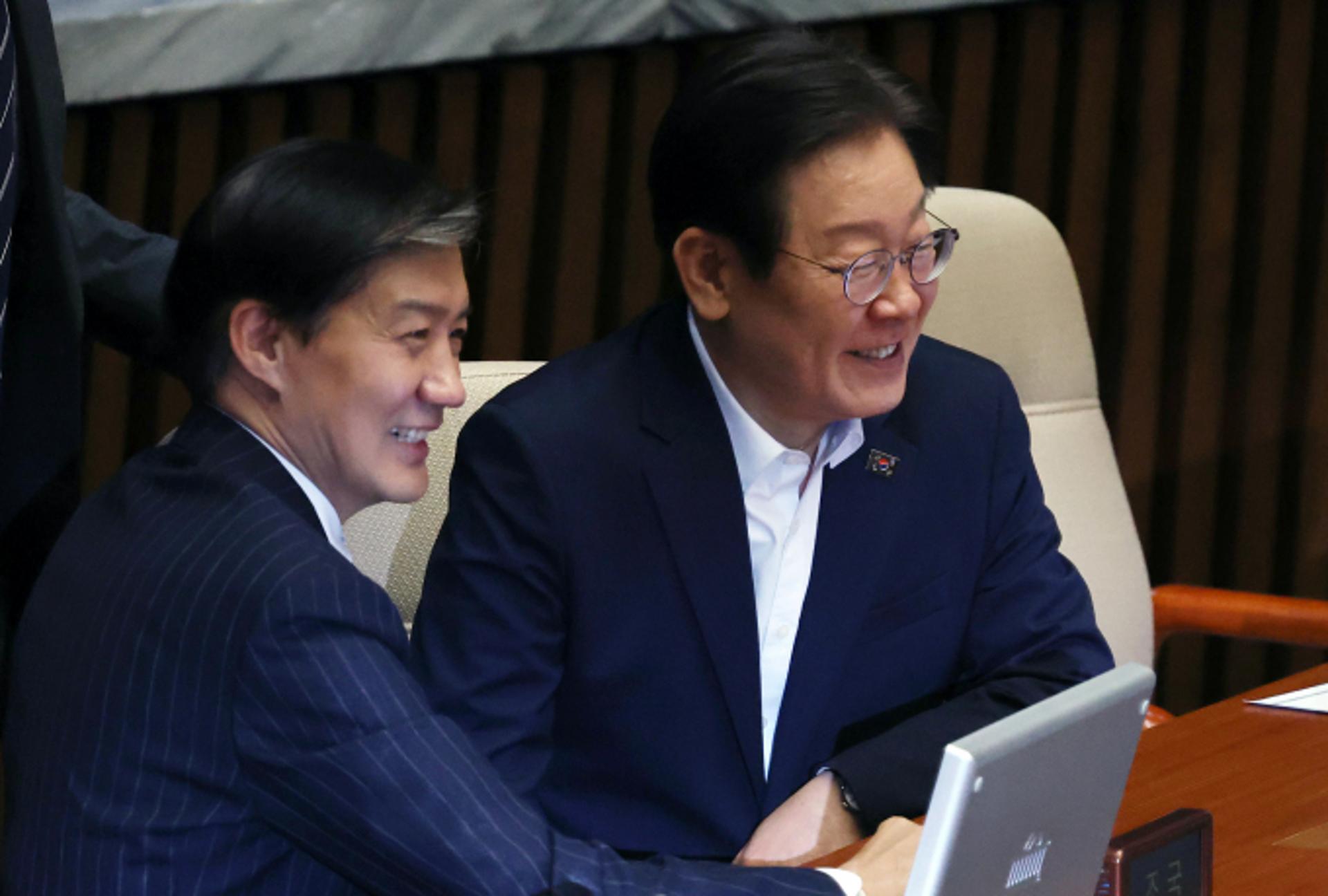 이재명, 조국과 비공개 회동… '거부권 정국' 타개책 찾았나?