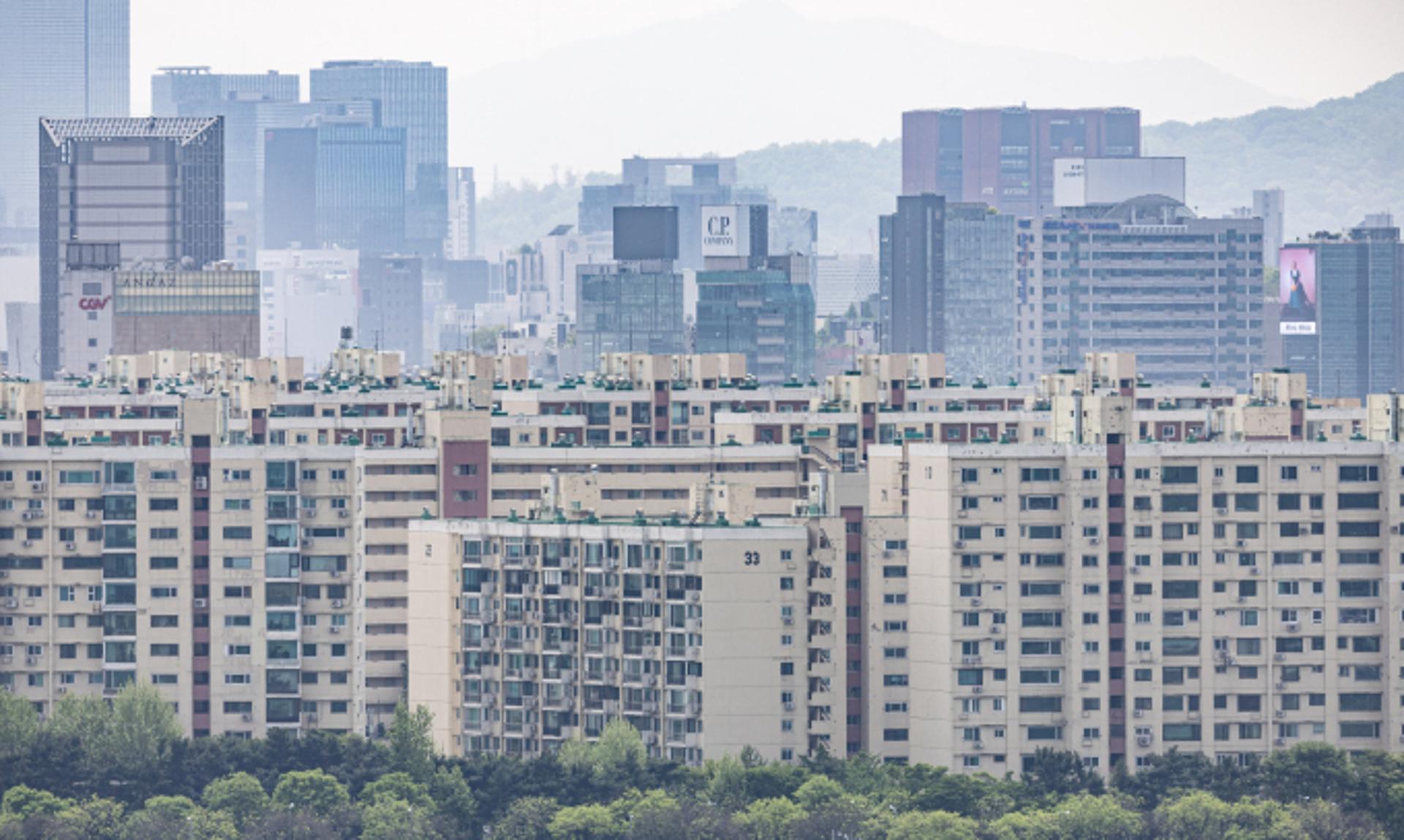 압구정 현대1차 전용 196㎡, 한달새 실거래가 16억 올랐다