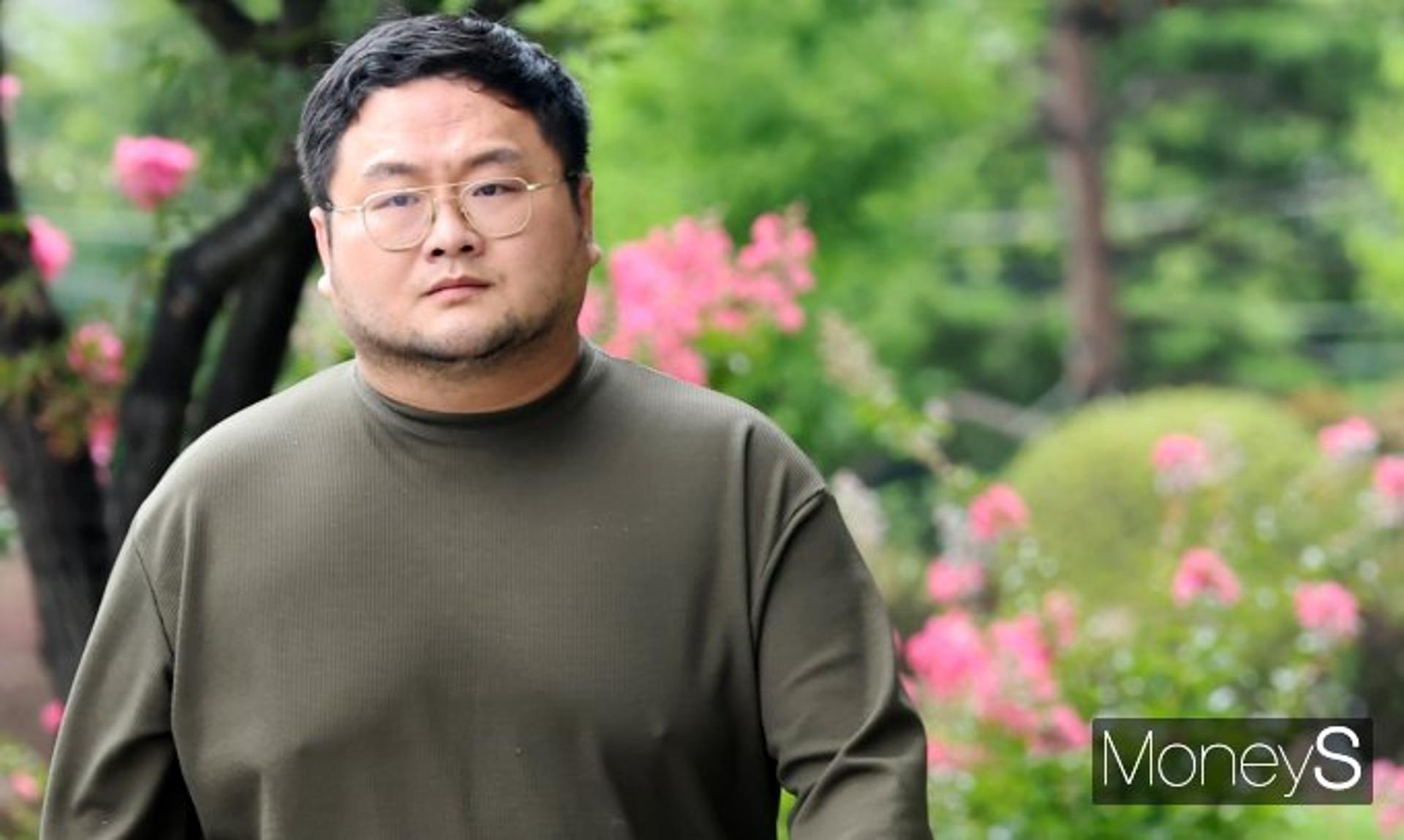 '쯔양 협박·공갈·갈취'… 검찰, 구제역·카라큘라 등 4명 기소
