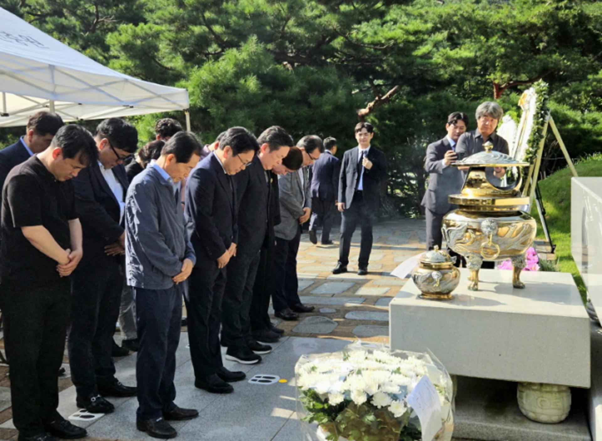 강기정 "'김대중' 큰 거울 앞에서 민주·문화 발전 다짐"
