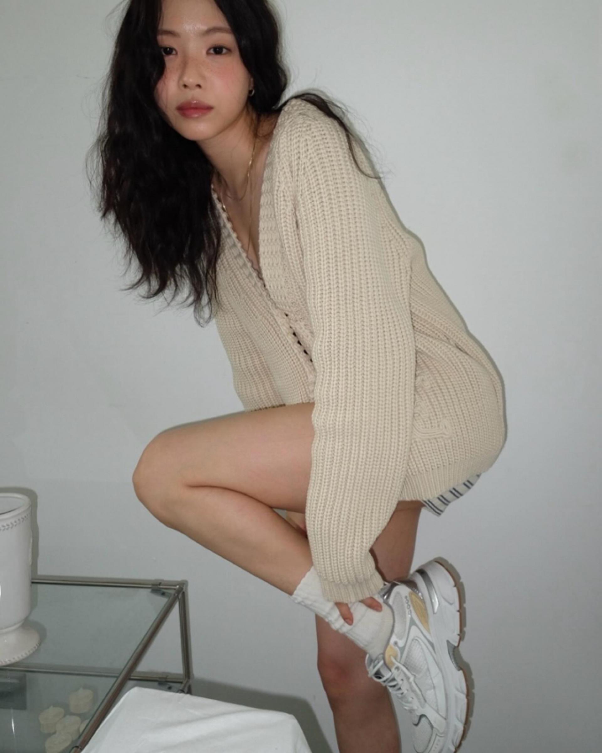 손나은, 섹시한 성숙美 철철! 하의실종 룩