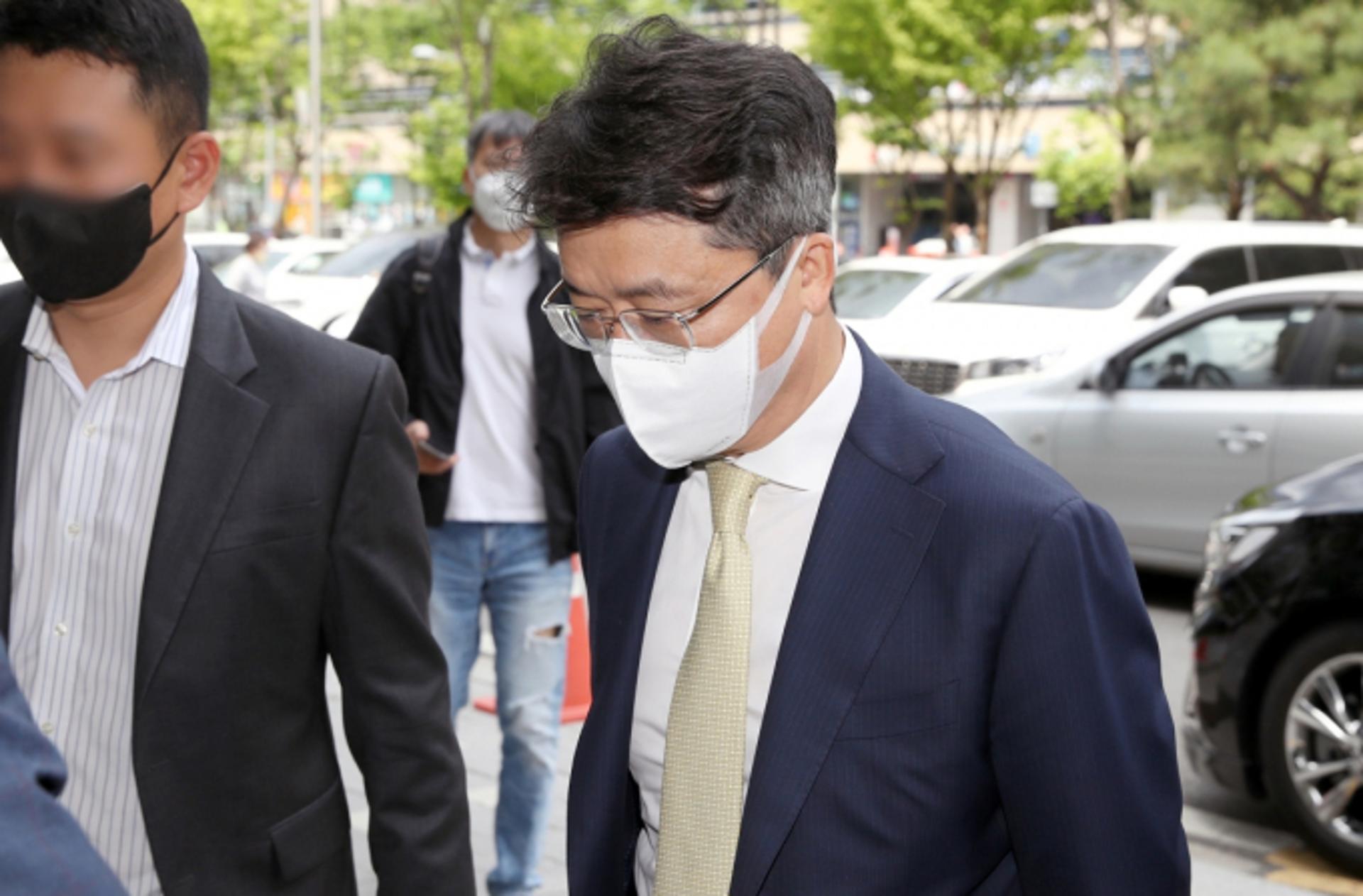 "박현종 전 bhc 회장 운명의 날... 'BBQ 전산망 접속' 선고