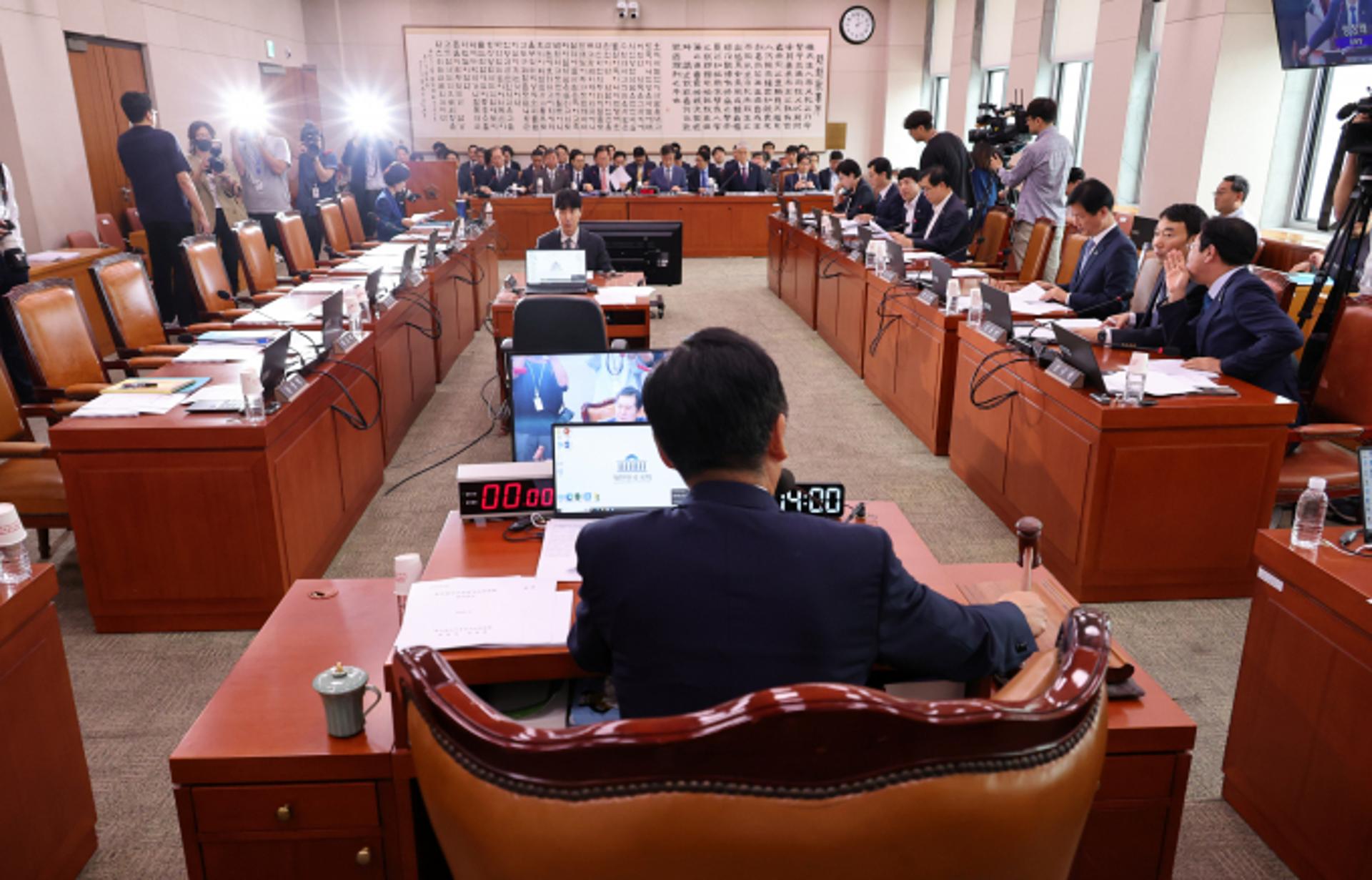 간호법, 국회 법사위 통과… 곧 본회의 처리 예정