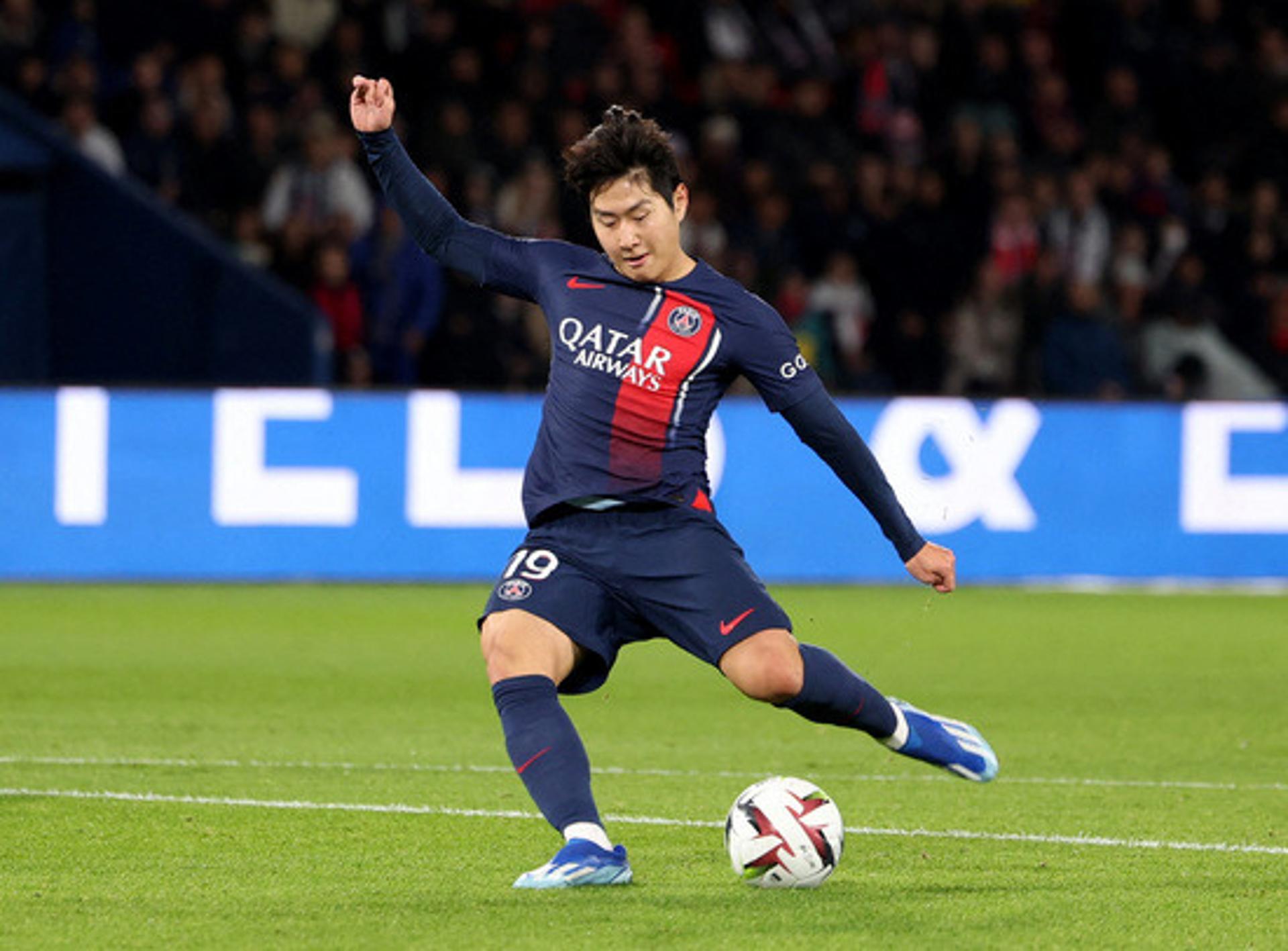 이강인, PSG 팬들이 뽑은 8월 '이달의 선수'