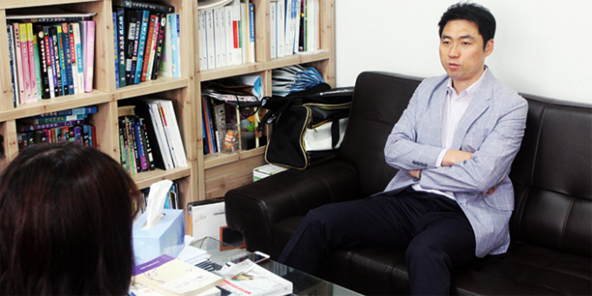 "변화의 기회"… 김동문, 위기의 '배드민턴협회' 구할까