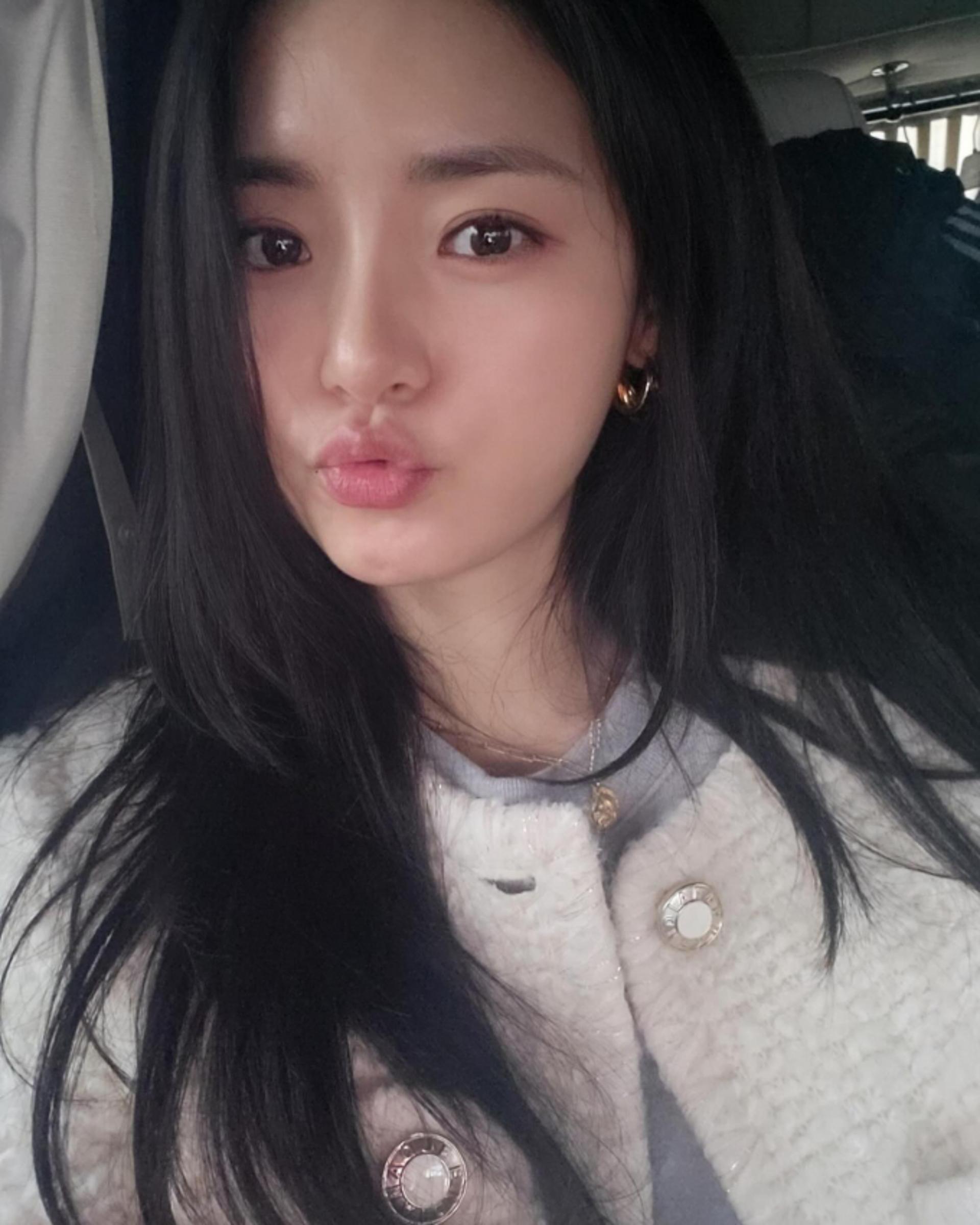 고보결, 반짝이는 눈망울+긴 생머리… 청순 매력 가득
