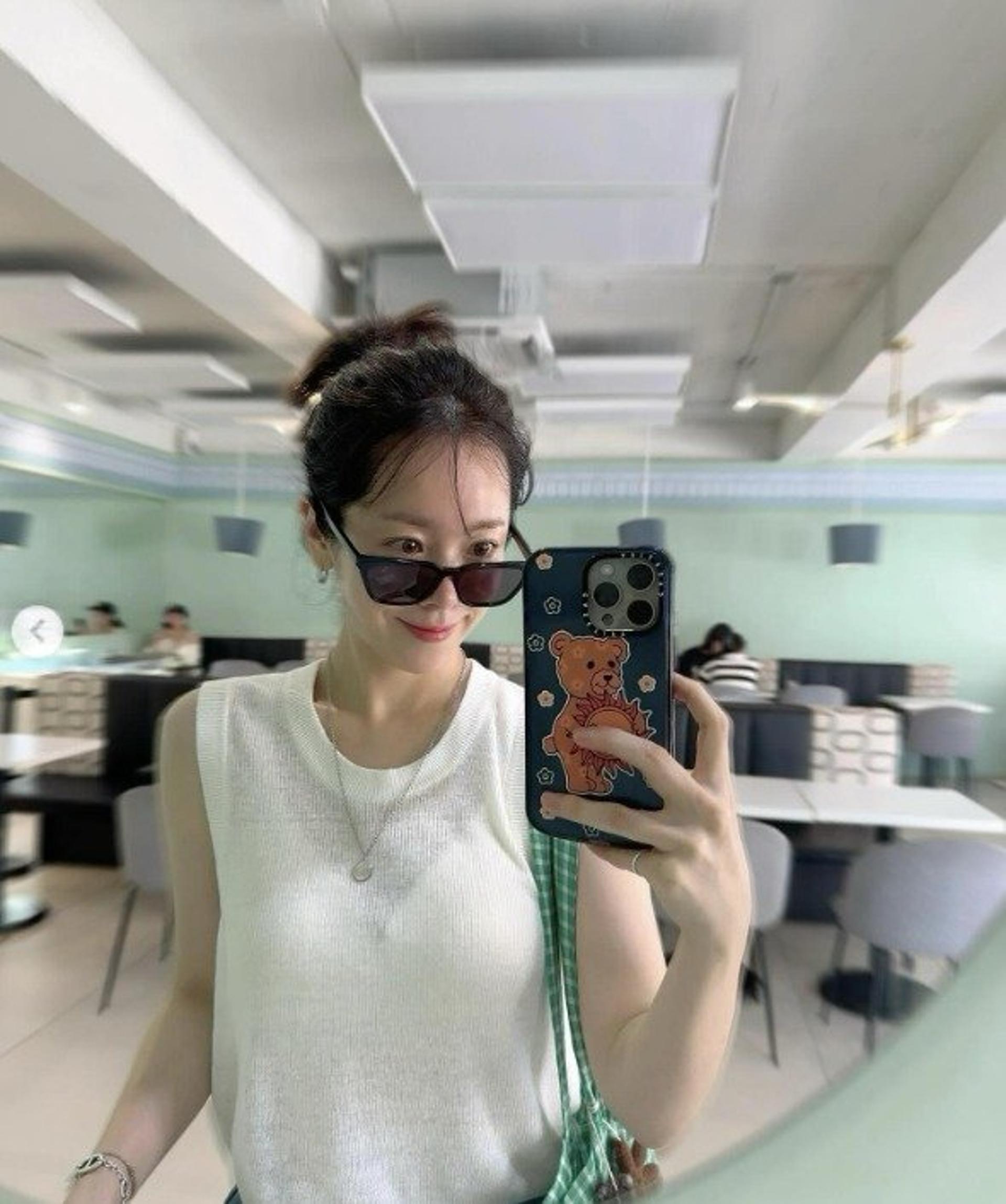 한지민, 연애하더니 청순미 대폭발… 동안 미모 뽐내