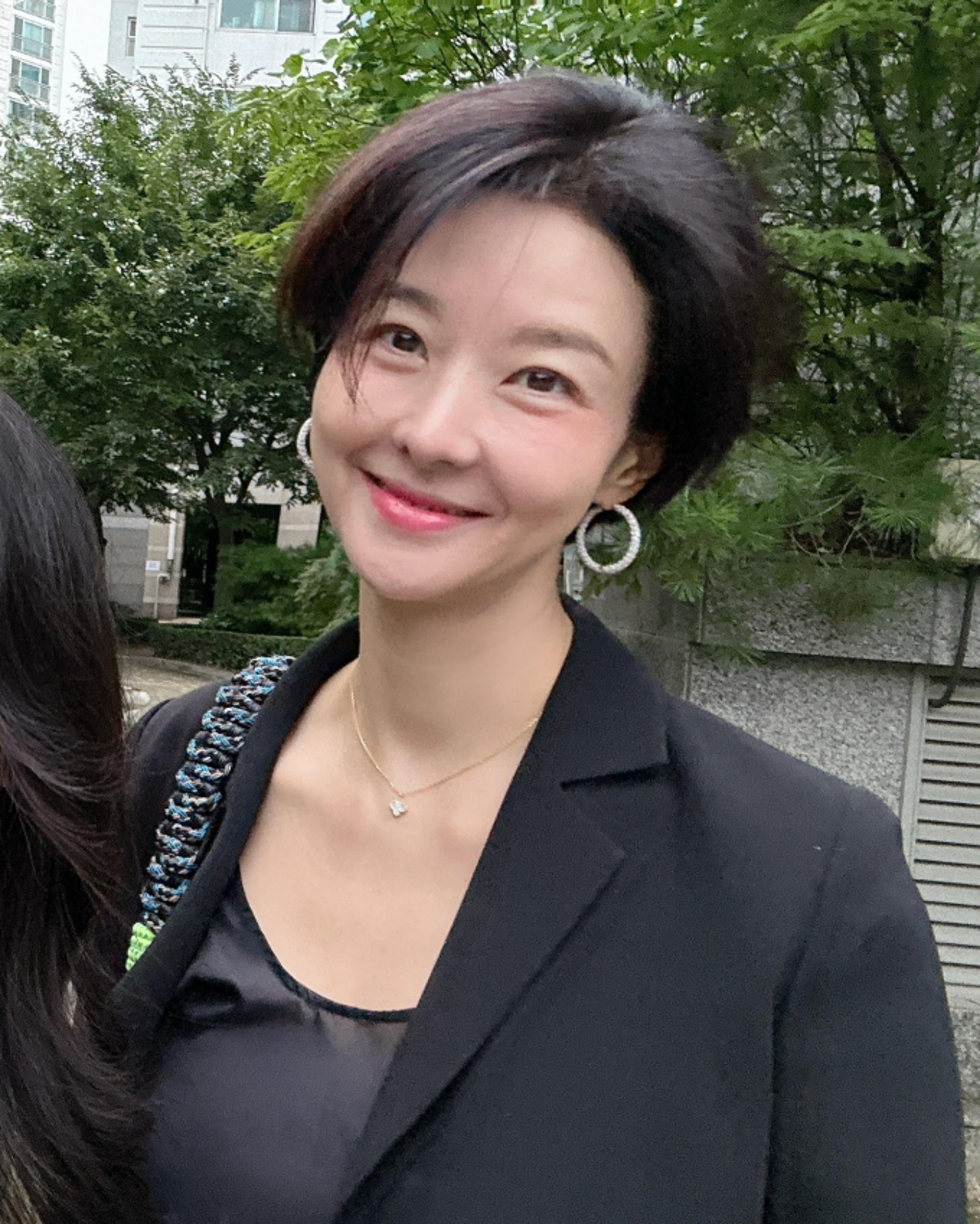 '49세' 송선미, 깔끔 숏컷+블랙룩…멋쁨 비주얼 과시