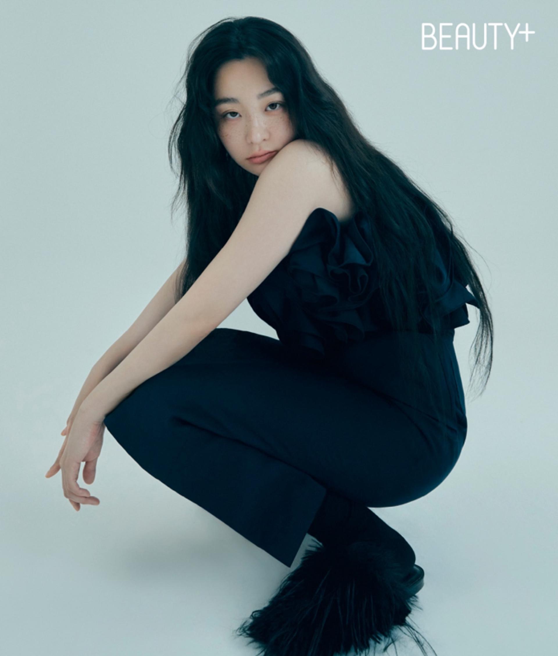'파친코' 김민하, 화보 공개…독보적인 분위기와 매력적인 마스크