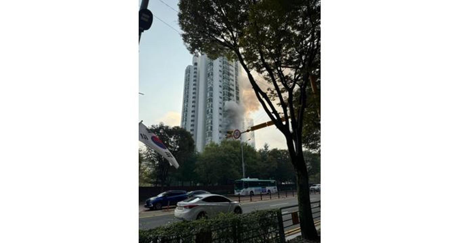 분당 25층짜리 아파트서 화재… 60대 남성 1명 사망