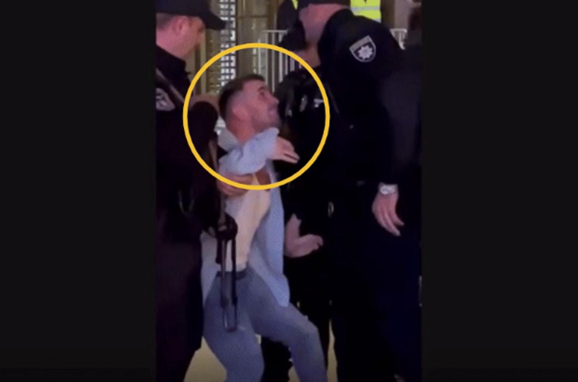 "제발 놔주세요"… '덜덜' 떨며 강제 징집되는 우크라 청년