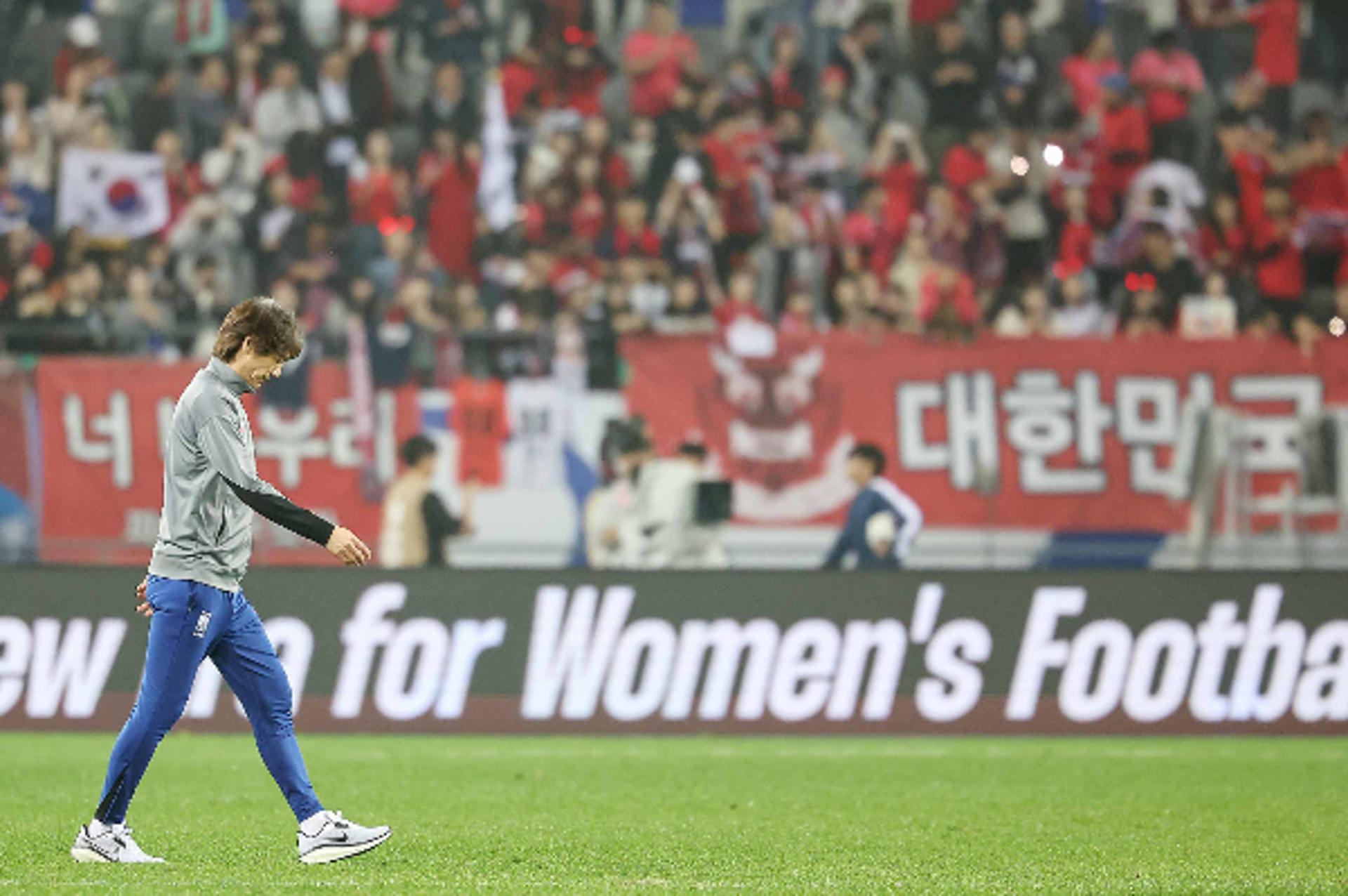 '우~ 나가!' 야유 사라진 경기장… 홍명보 "이유 몰라" 미소