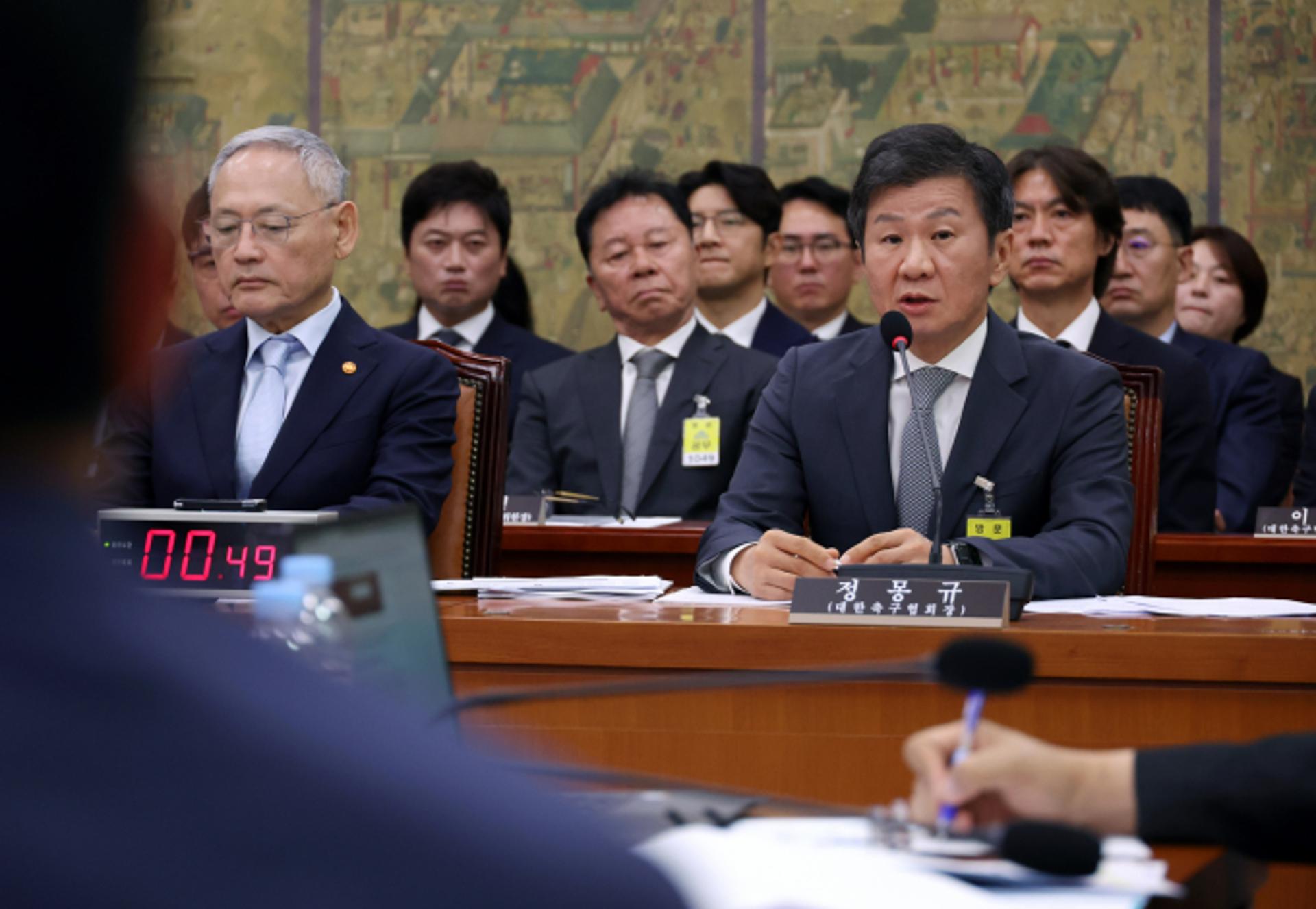 정몽규 3선 후 함께 골프 친 스포츠공정위원장… "사전 연락한 것 없어"