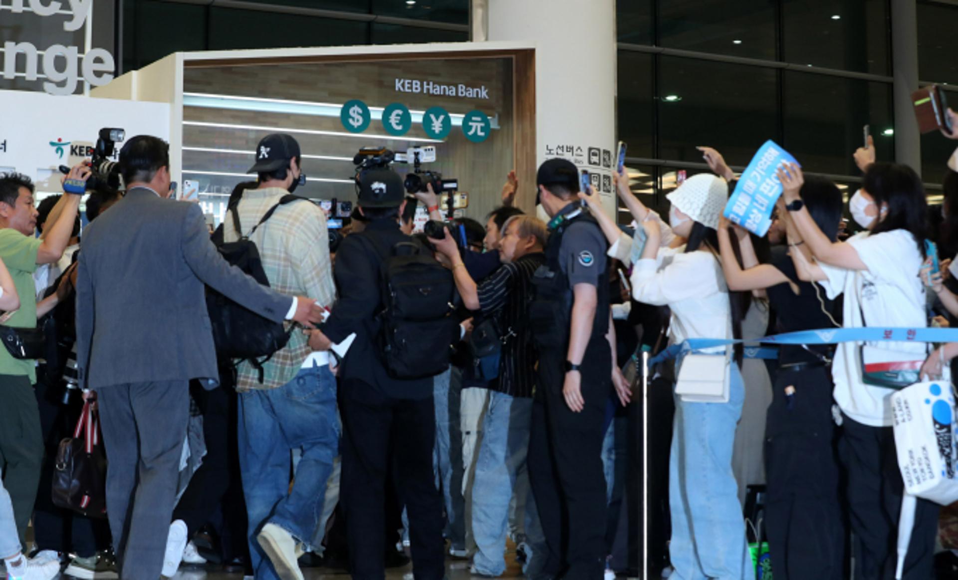 "연예인 출입문 도입?"… 특혜 논란 휩싸인 인천공항