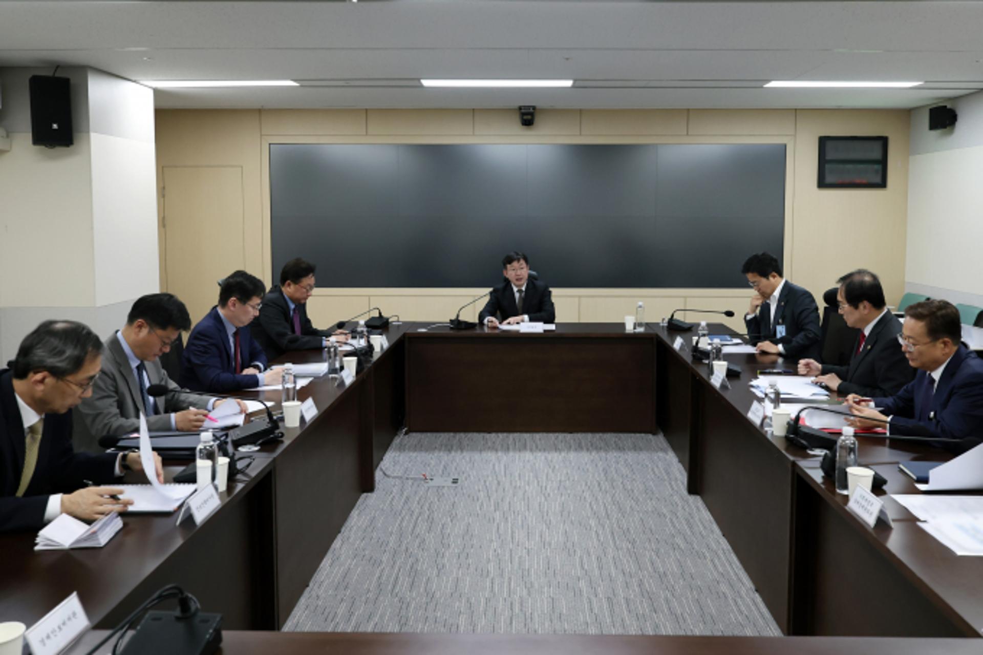트럼프 관세 폭탄 예고, 대통령실 "대미 수출 영향 불가피"