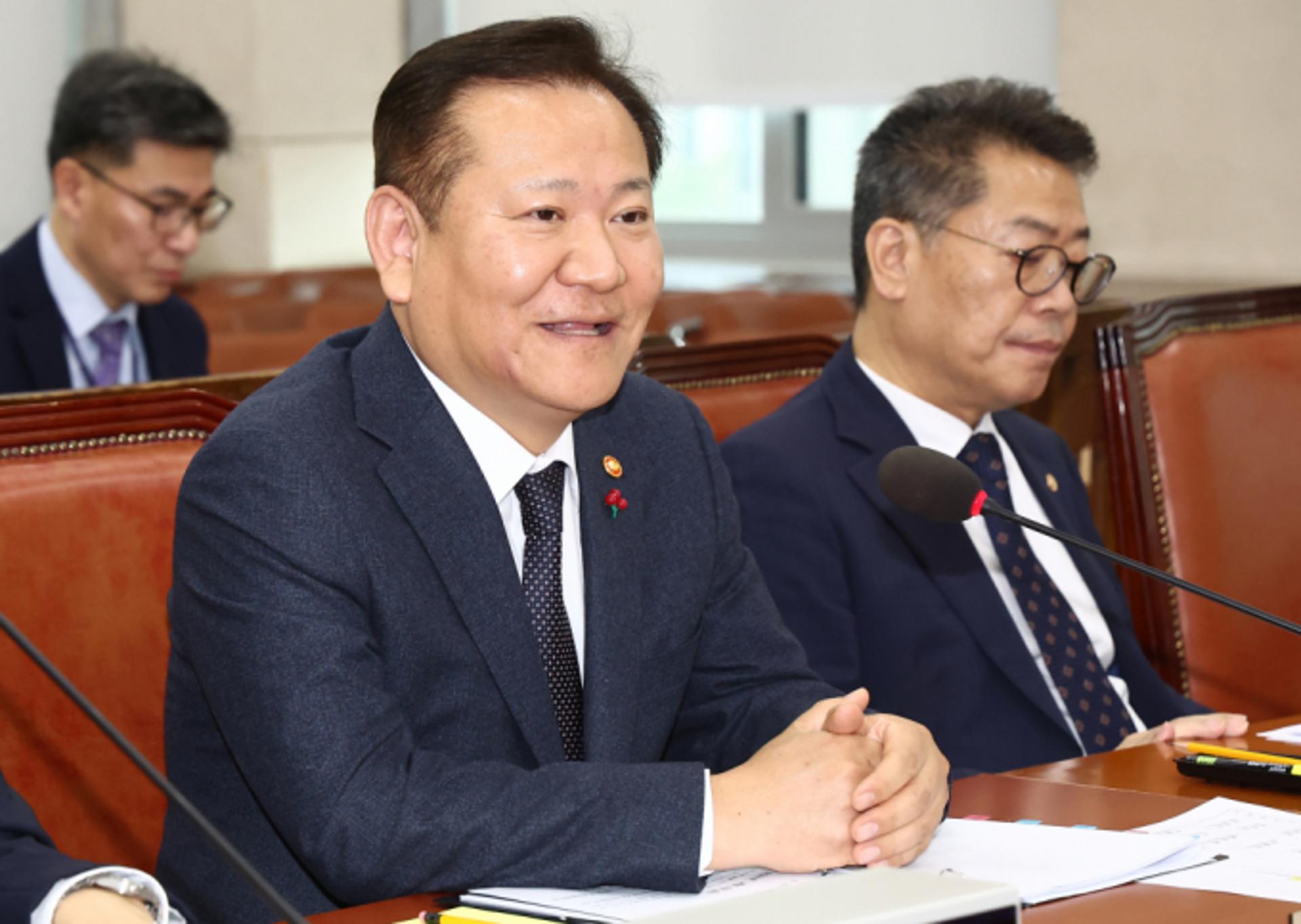 민주당, 이상민 행안장관 탄핵소추 발의… "불법계엄 사전모의"