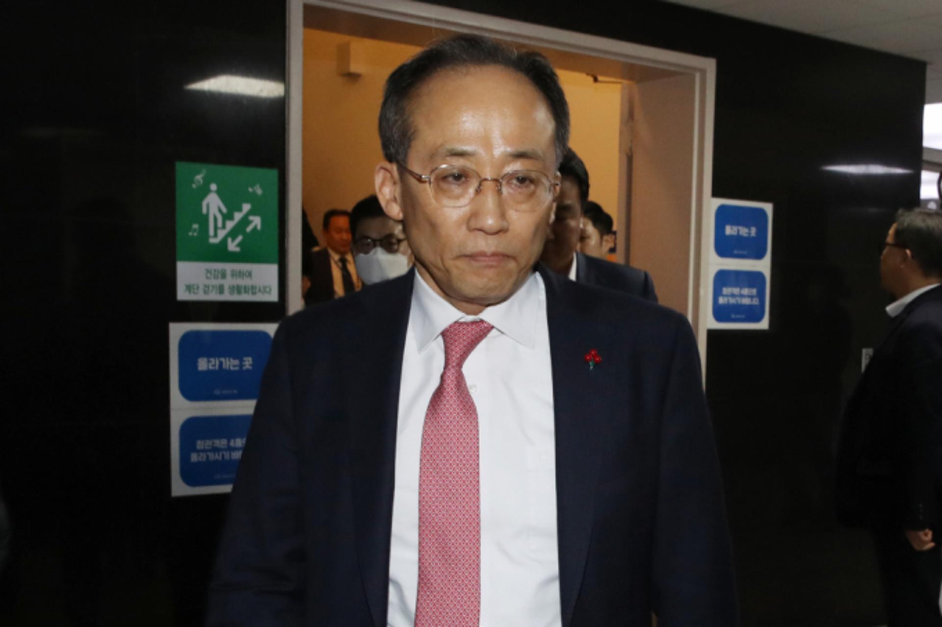 국민의힘, '사퇴 선언' 추경호 재신임… "의원들 추대"