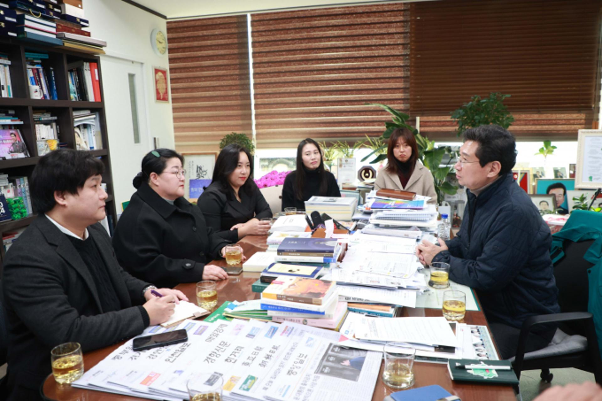 [동정] 이상일, 시민단체에 "경강선 연장 이뤄지게 최선"