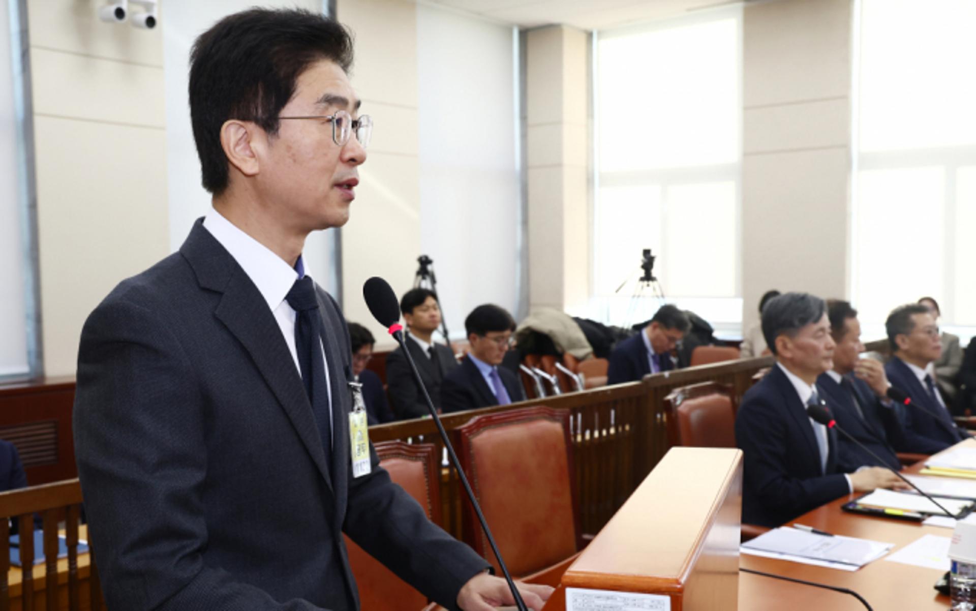 영장심사 '포기'… 김봉식 서울경찰청장, 변호인 "자숙중"