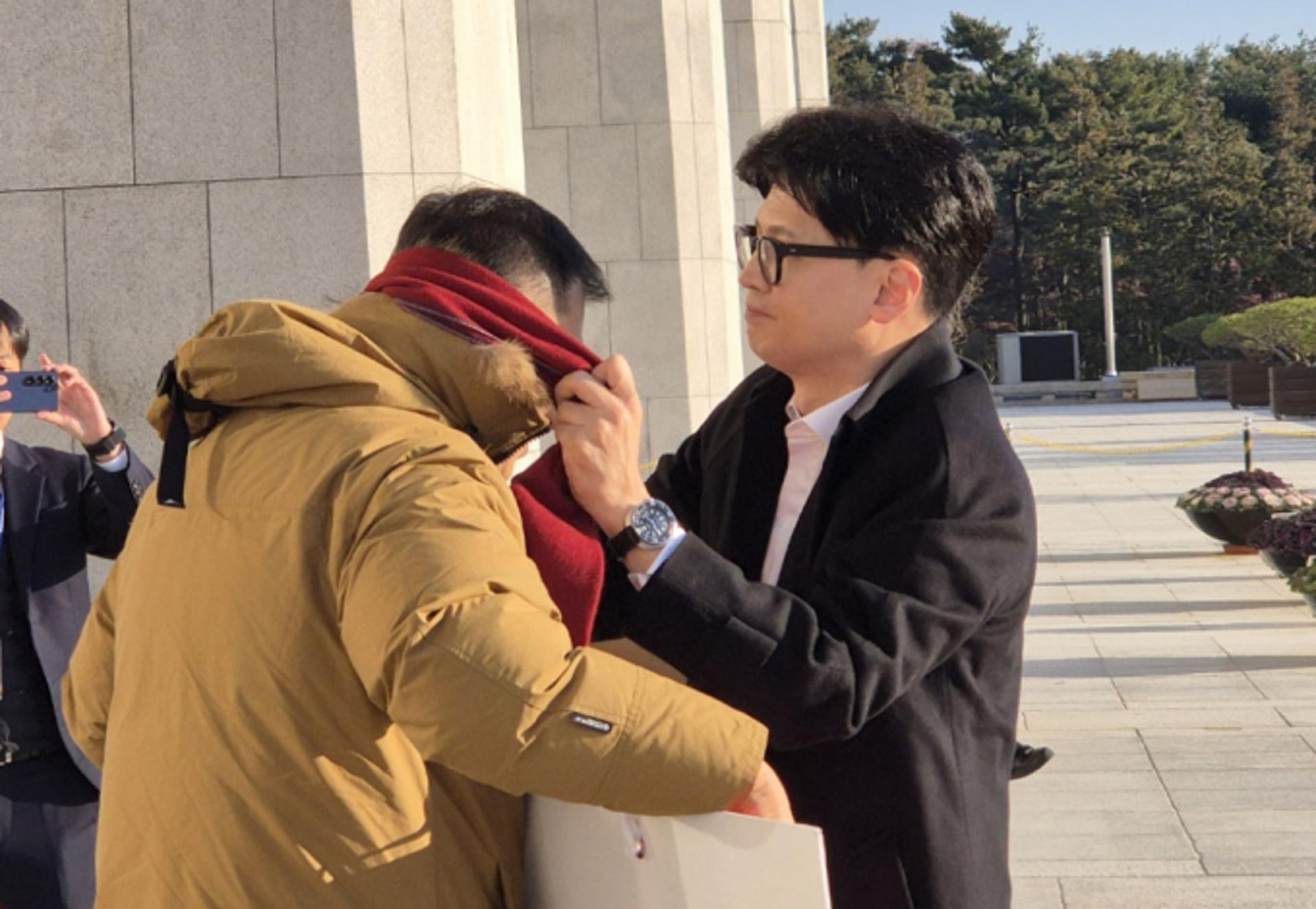한동훈, 국회 출근길… "오늘은 대한민국과 국민만 생각해야"