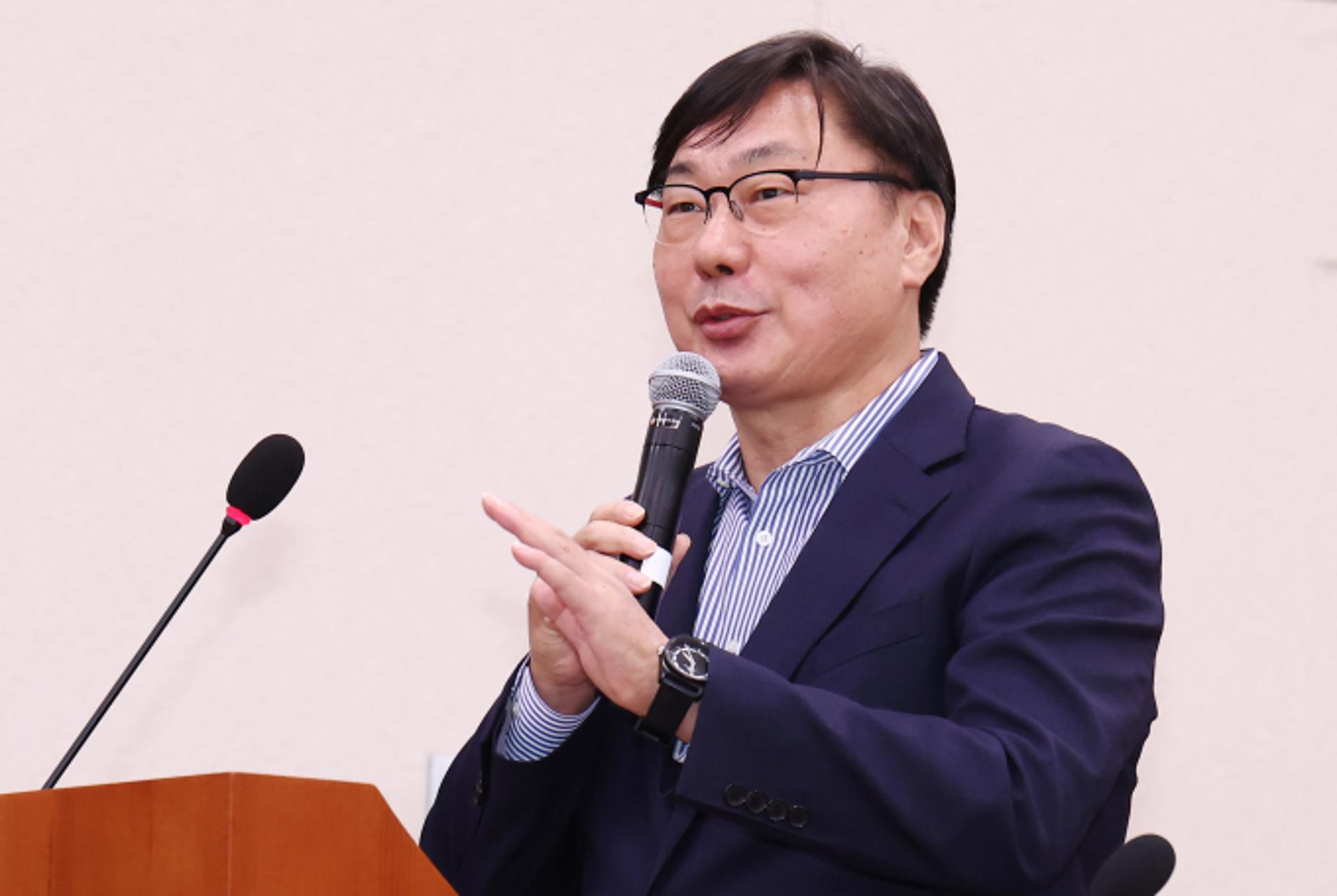 이화영 항소심서 징역 7년8개월 선고받아… 이재명 방북비 대납 인정