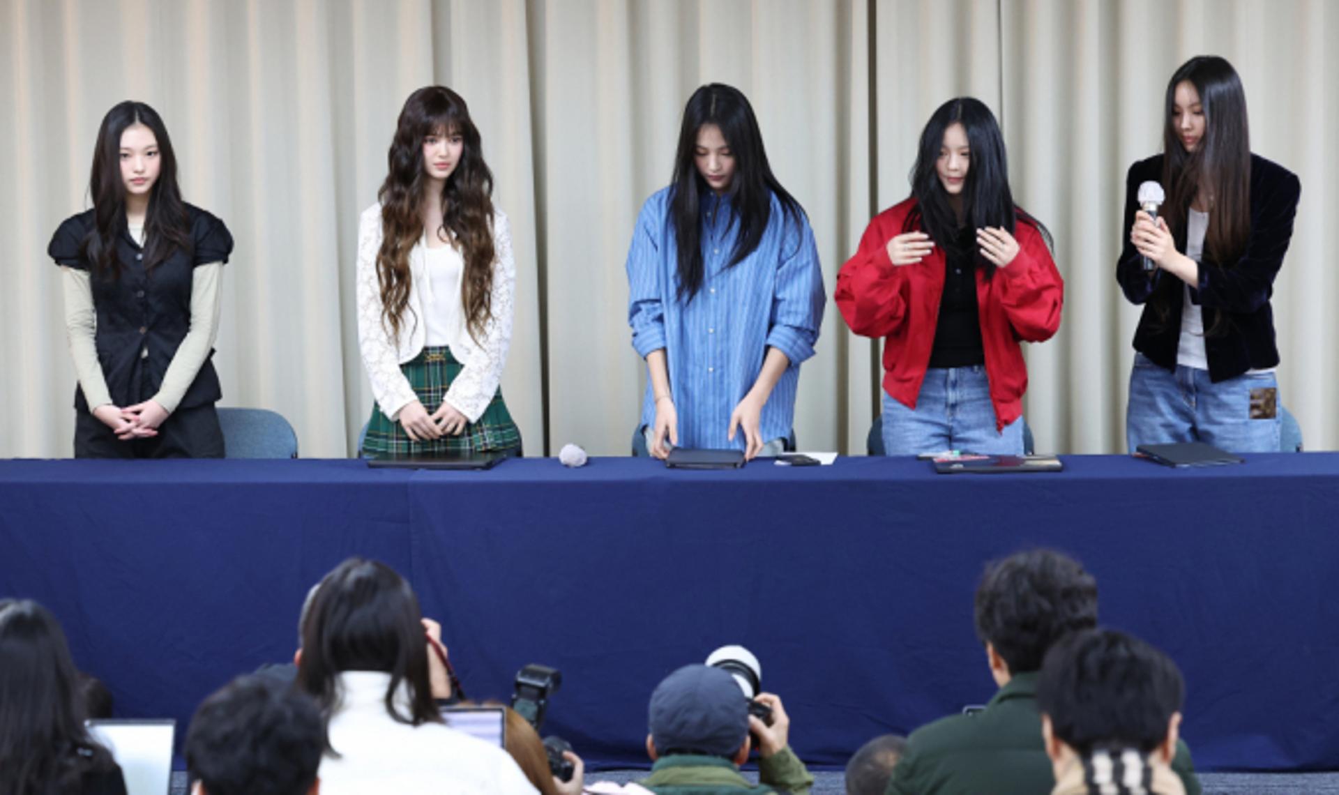 뉴진스 하니, 라디오 방송서 '눈물 펑펑'… "저희 모두 힘든 시기"