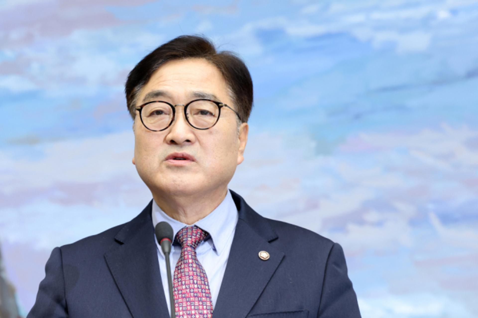 우원식, '비상계엄·탄핵' 없는 사회 언급… "무거운 책임 느껴"