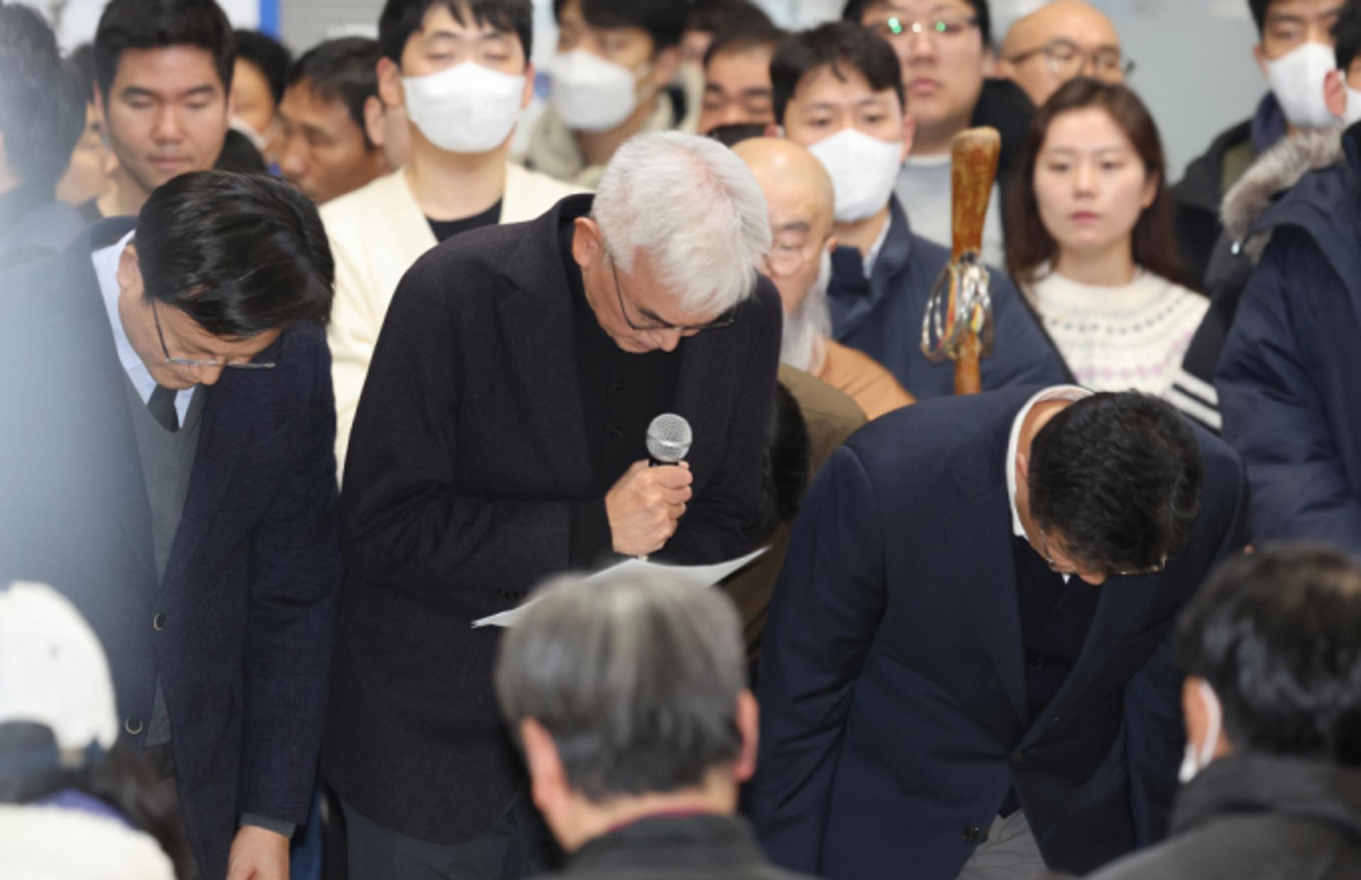 제주항공 오너 장영신 애경그룹 회장 공식 사과… "그룹 차원 총력 다할 것"