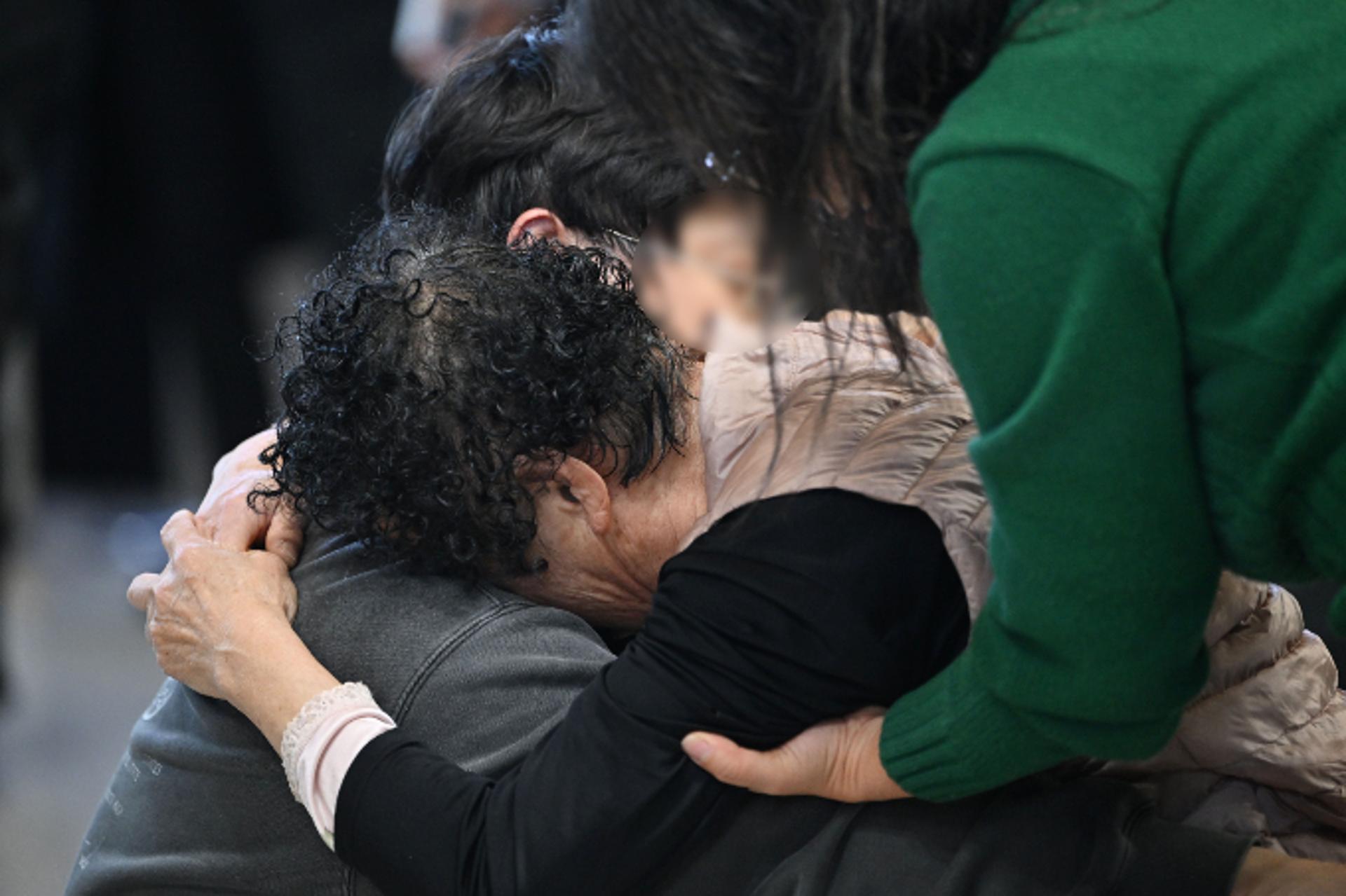 [무안 제주항공 참사] '정치 논리'로 물든 무안… 가덕도신공항, 이대로 괜찮나