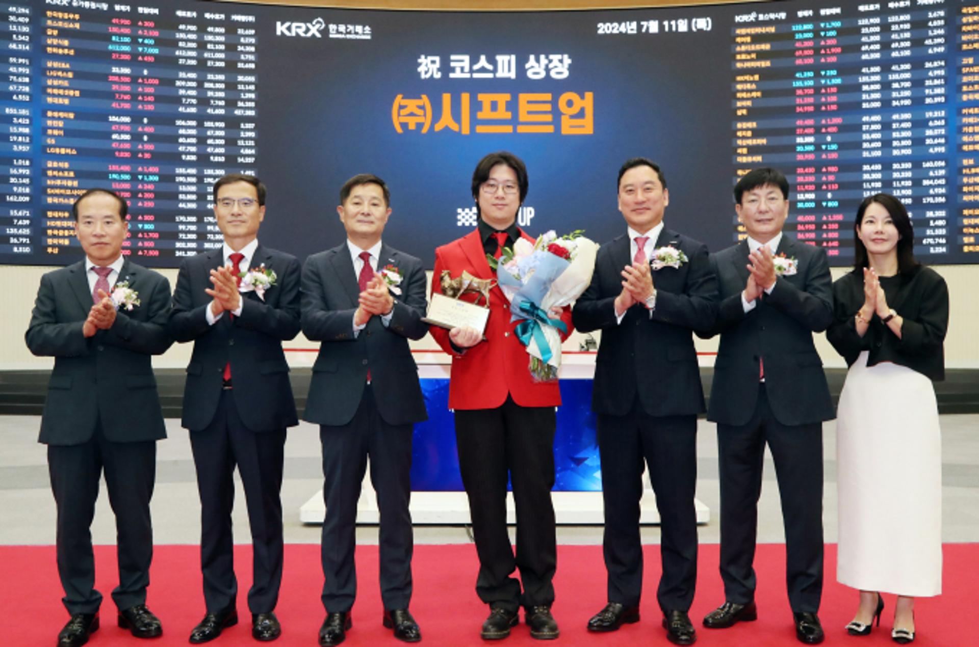 [컴앤스톡] 쩔쩔매는 시프트업... 주가도 실적도 '중국' 손에