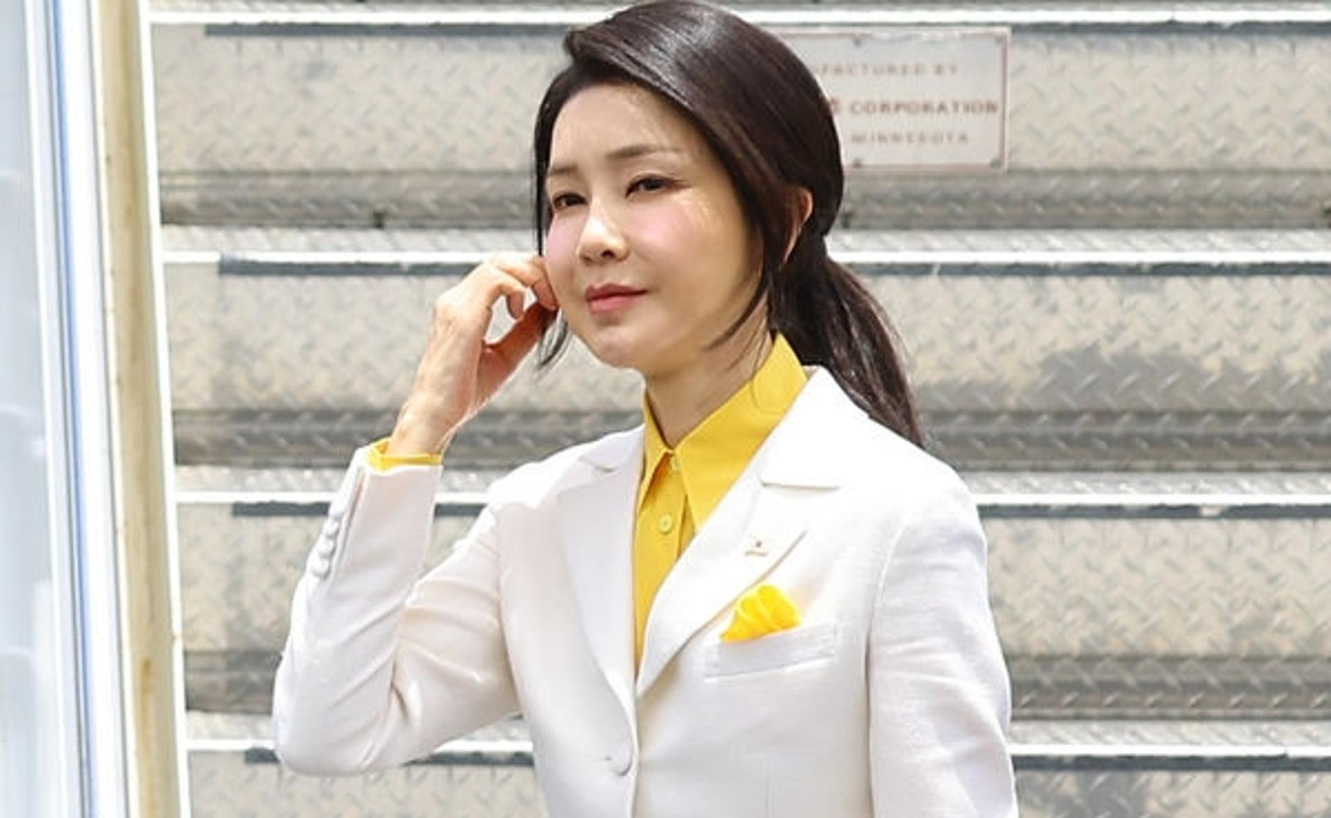 "김건희, 해군 함정서 술파티에 폭죽놀이"… 추미애, 의혹 제기