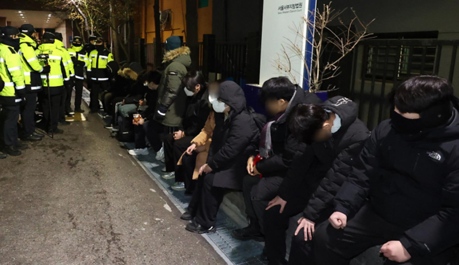 경찰 "서부지법 불법행위자 전원 구속수사"