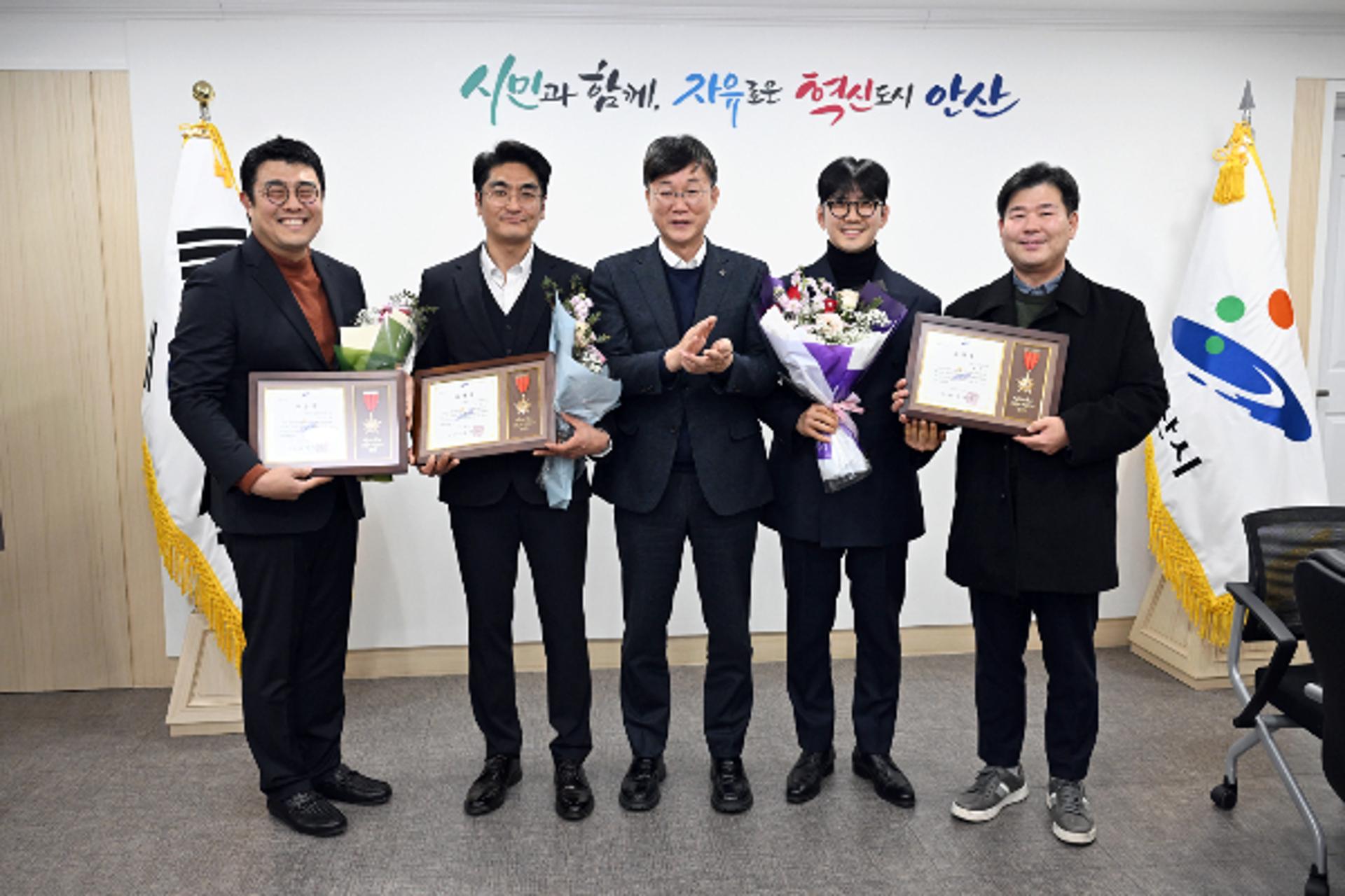 [안산소식] 화재 초기진압한 폐기물 수거원에 '모범시민 표창'