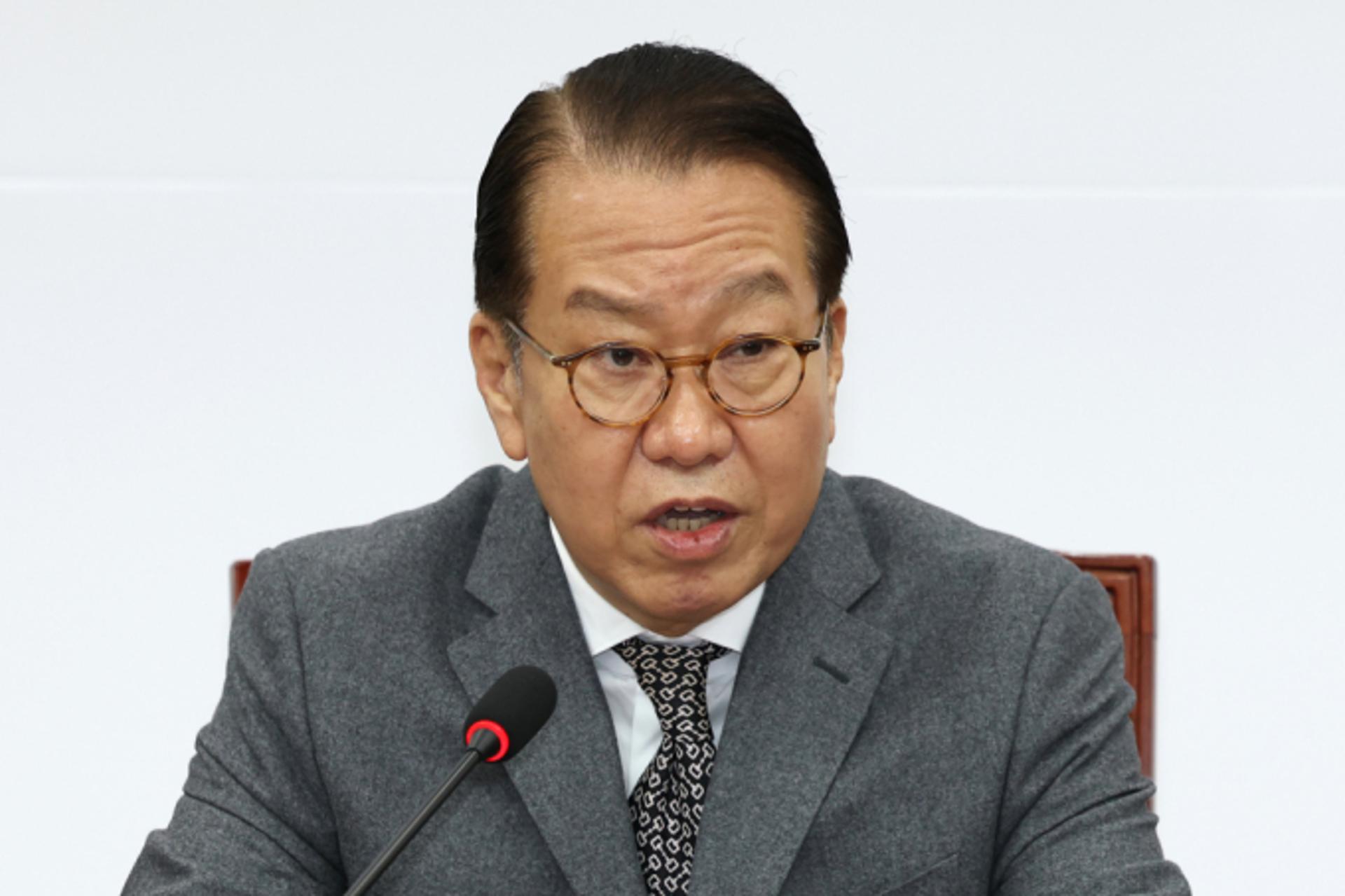 권영세, 보수 유튜버에 '설 선물'… 선관위 "선거법 위반 소지"
