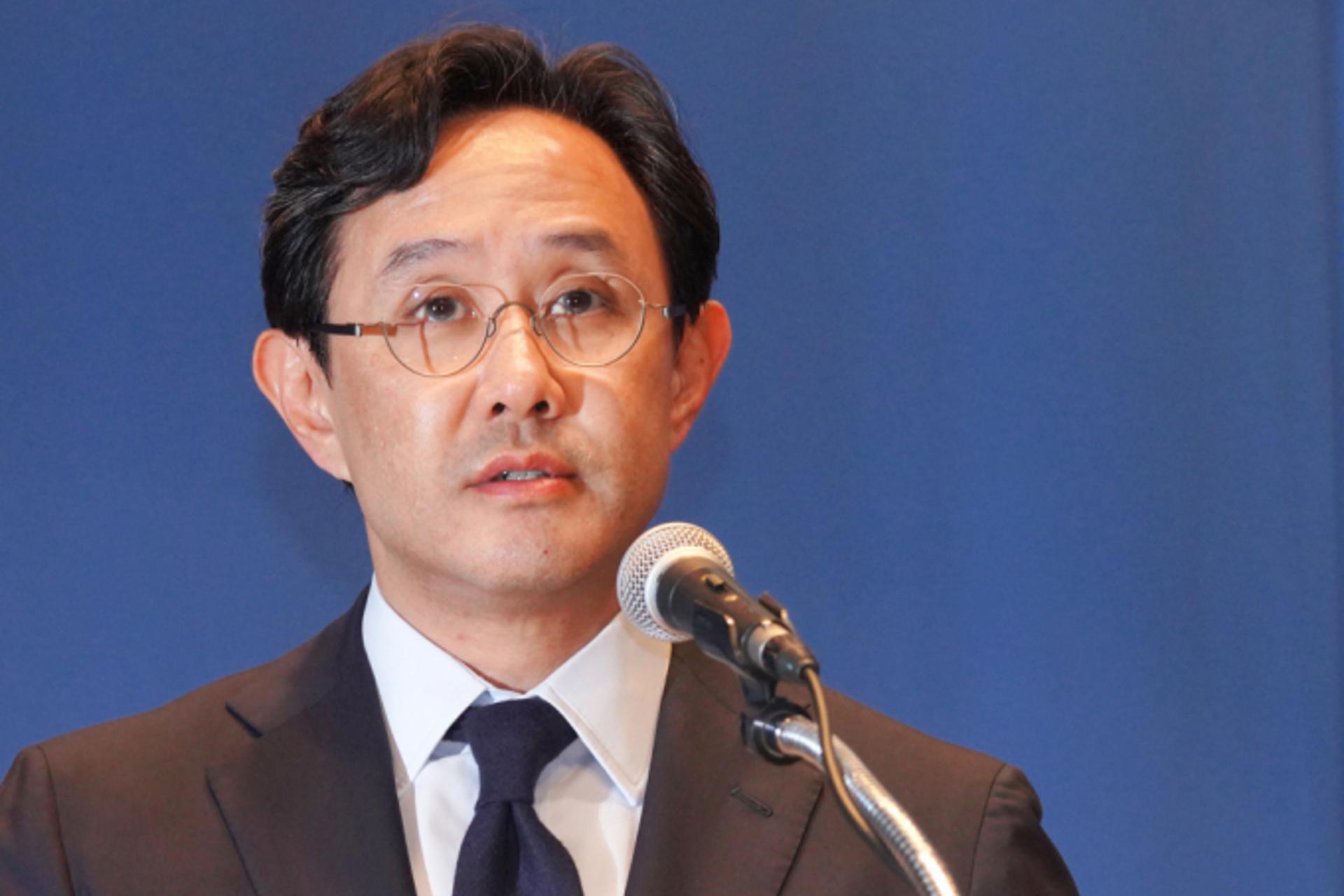 묘수 꺼낸 최윤범 고려아연 회장, 영풍 지분 인수로 의결권 무효화