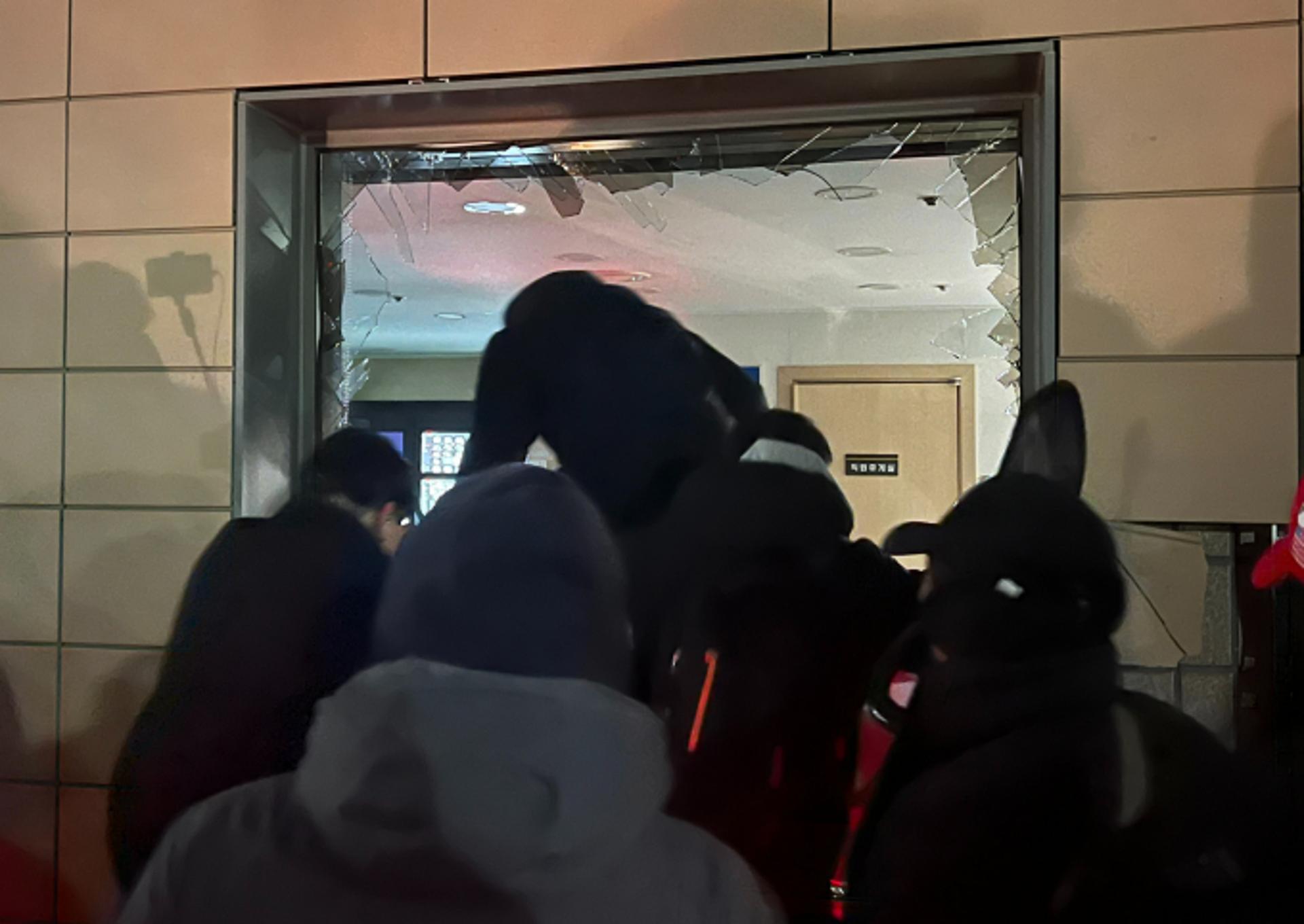 서부지법 난동 피의자 19명, 구속적부심 청구… 법원 "모두 기각"