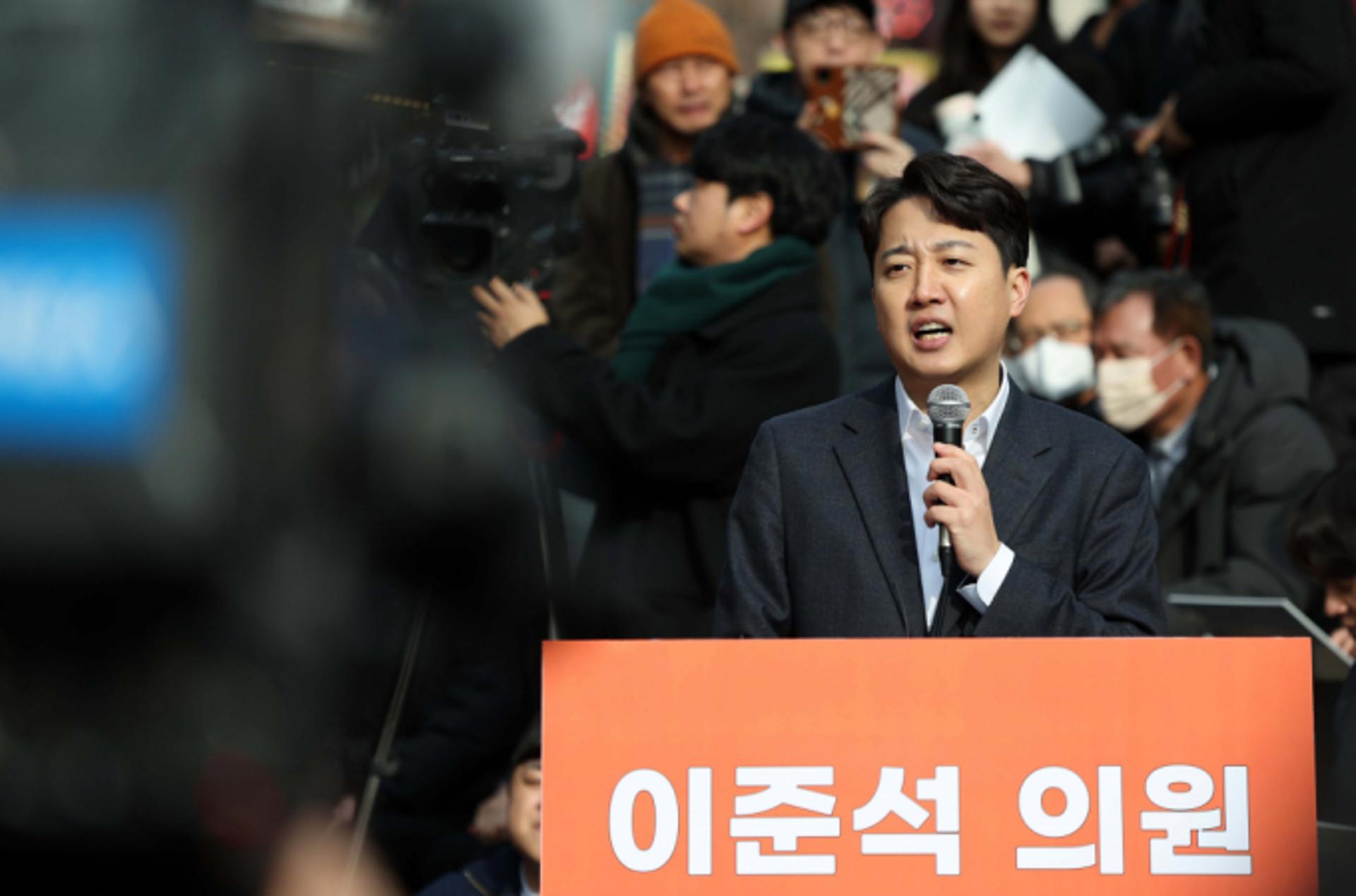 이준석, 사실상 대선 '출사표'… "낡은 정치 끝내야"