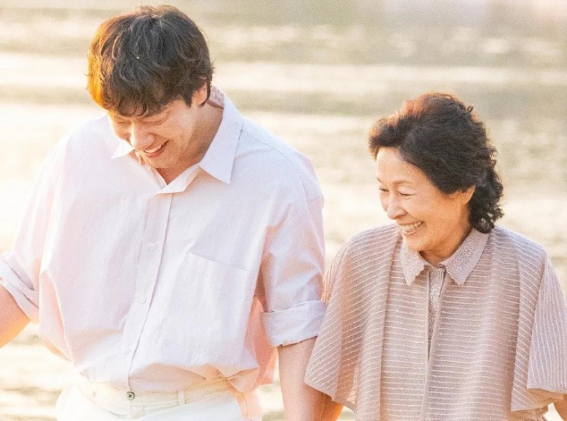 손석구, '42세 연상' ♥김혜자 남편된다