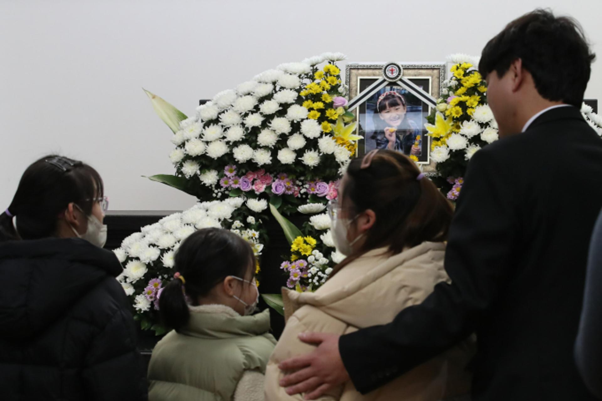 "학교서 선생이 학생을 죽여"… 초등생 살해사건, 피해 아버지 눈물