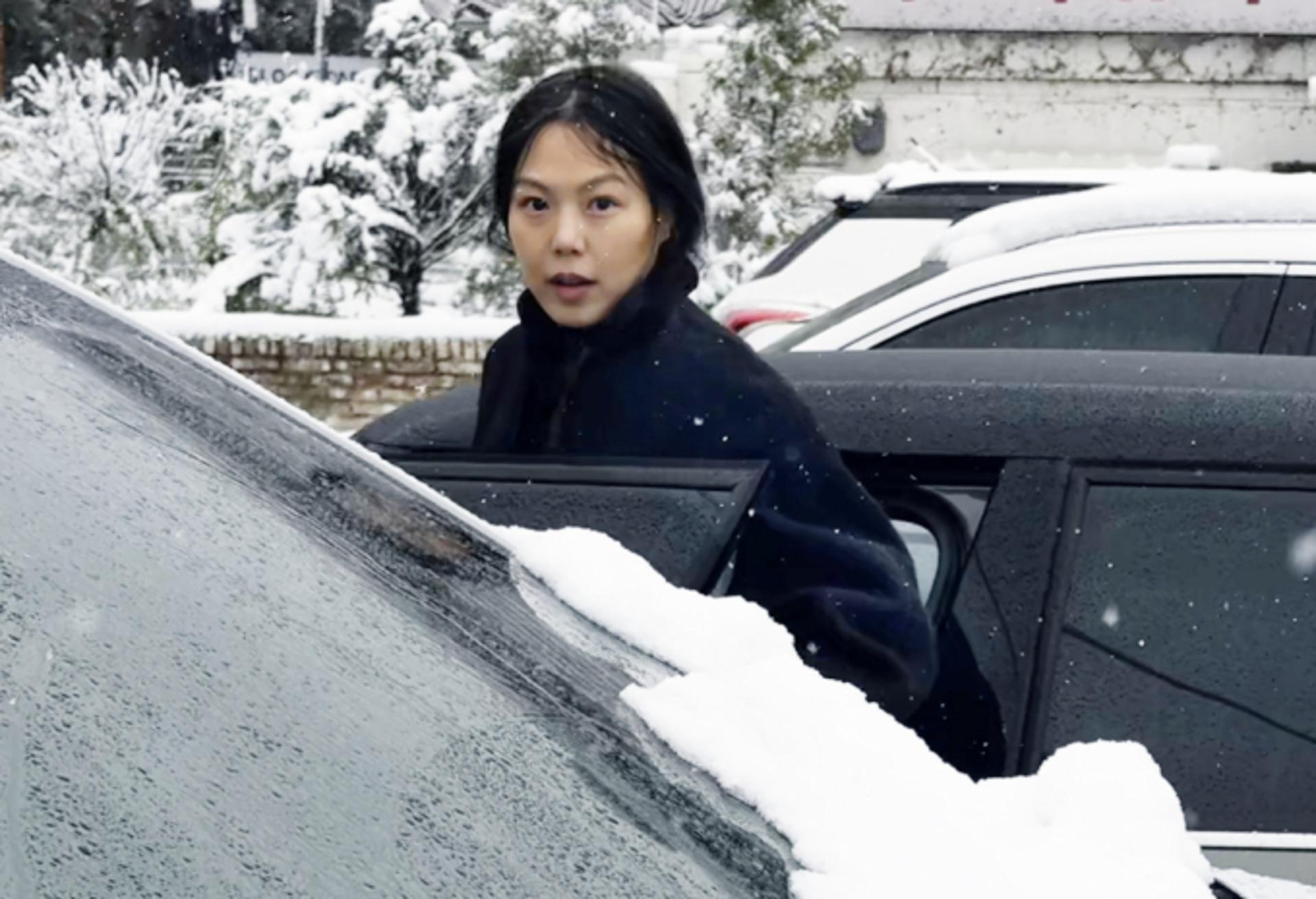 '만삭' 김민희, ♥홍상수와 레드카펫 서나… 베를린영화제 개막